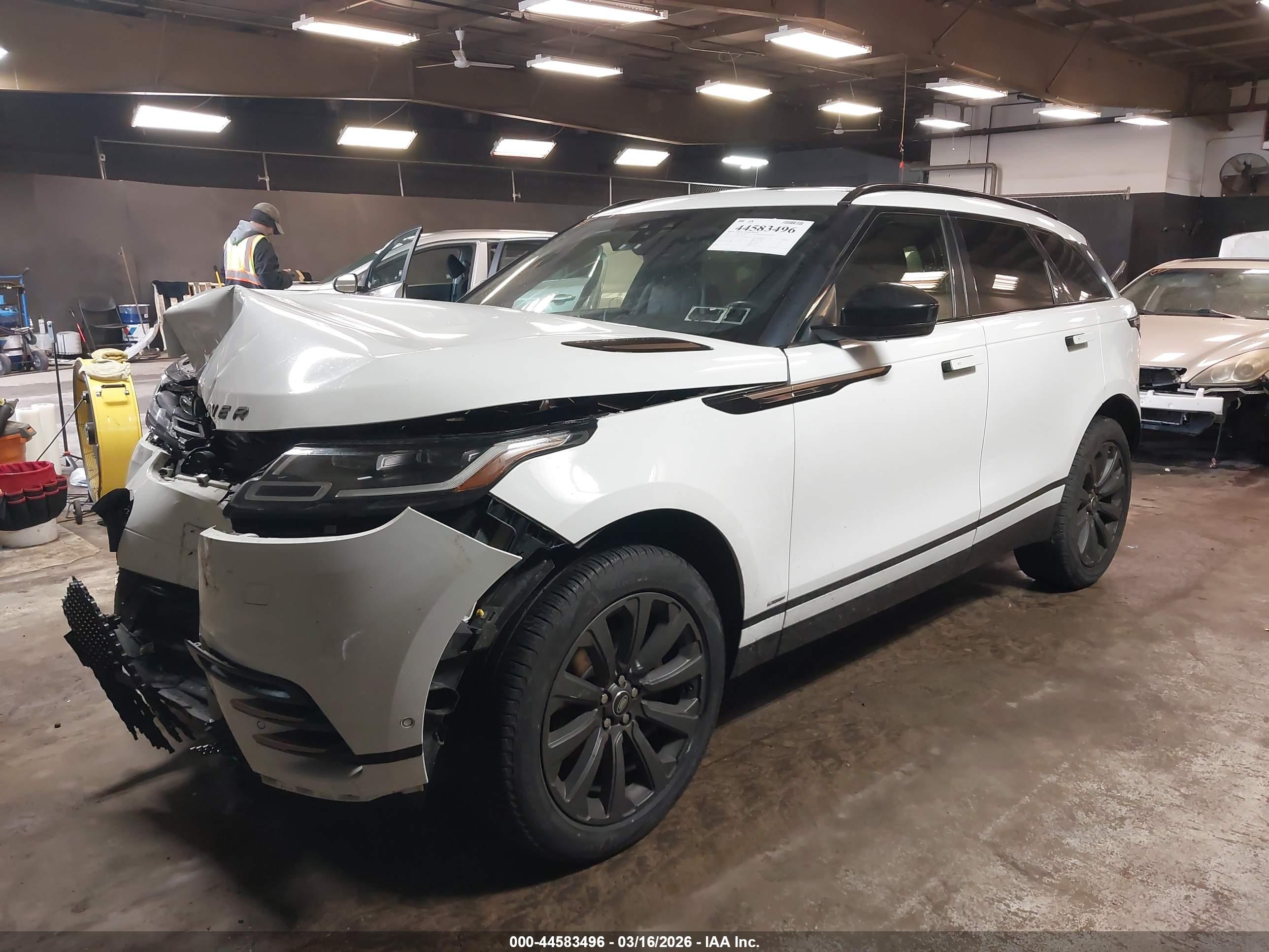 LAND ROVER image 2