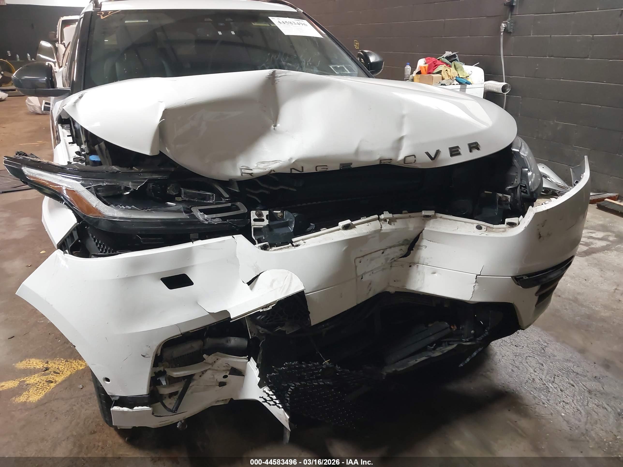 LAND ROVER image 6