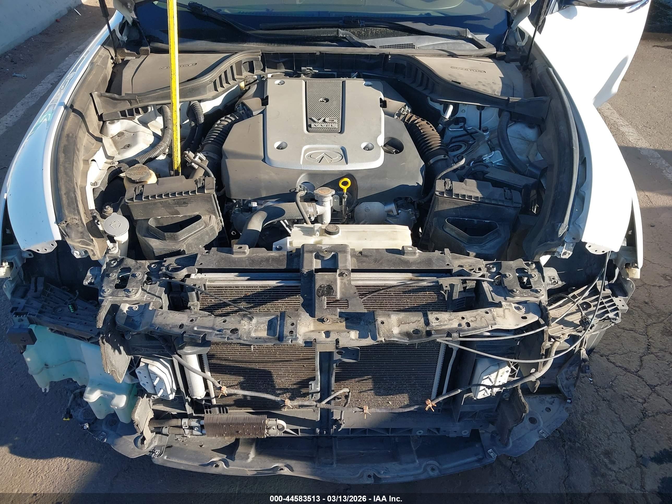 INFINITI Q70 image 10