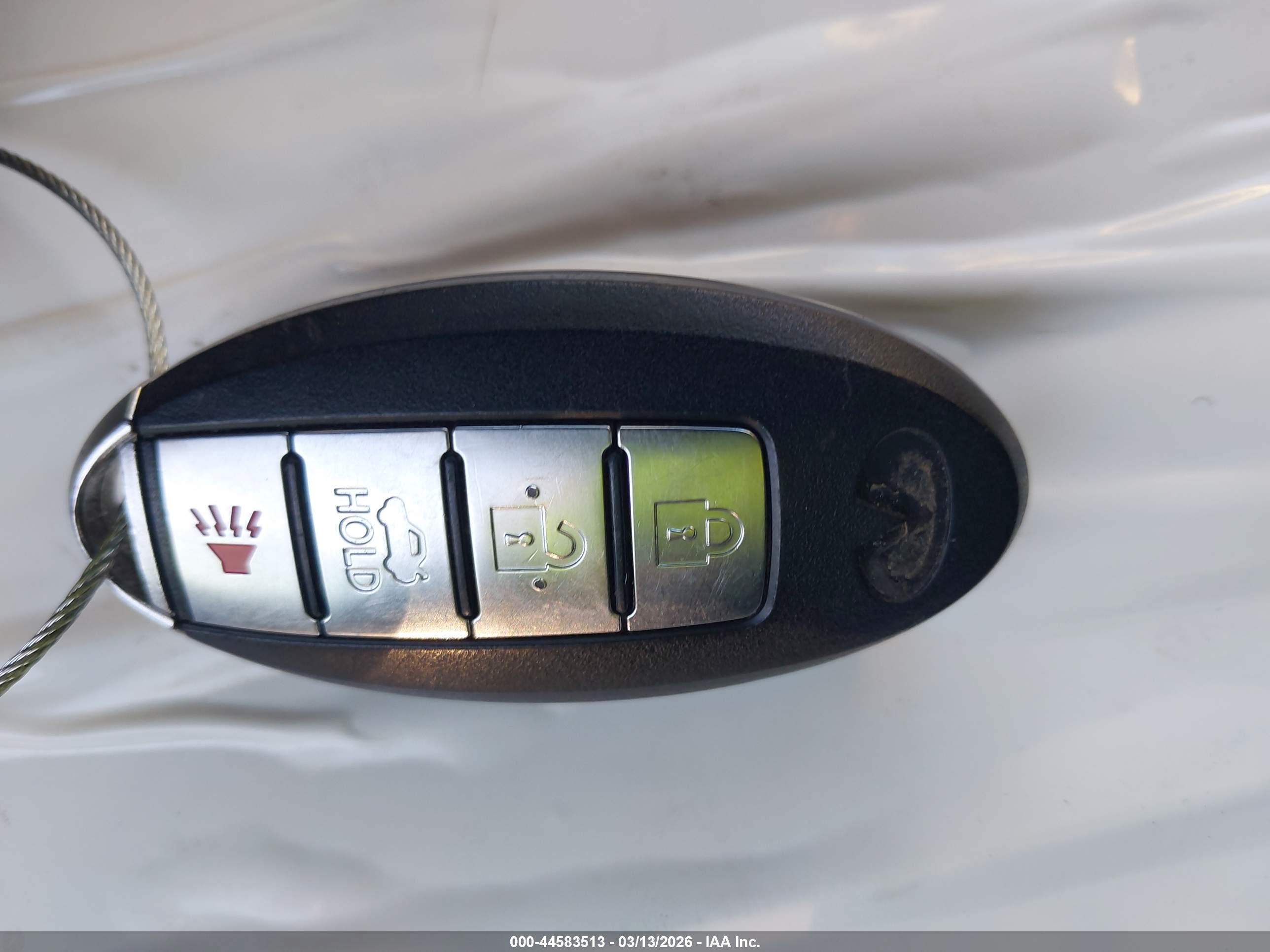 INFINITI Q70 image 11