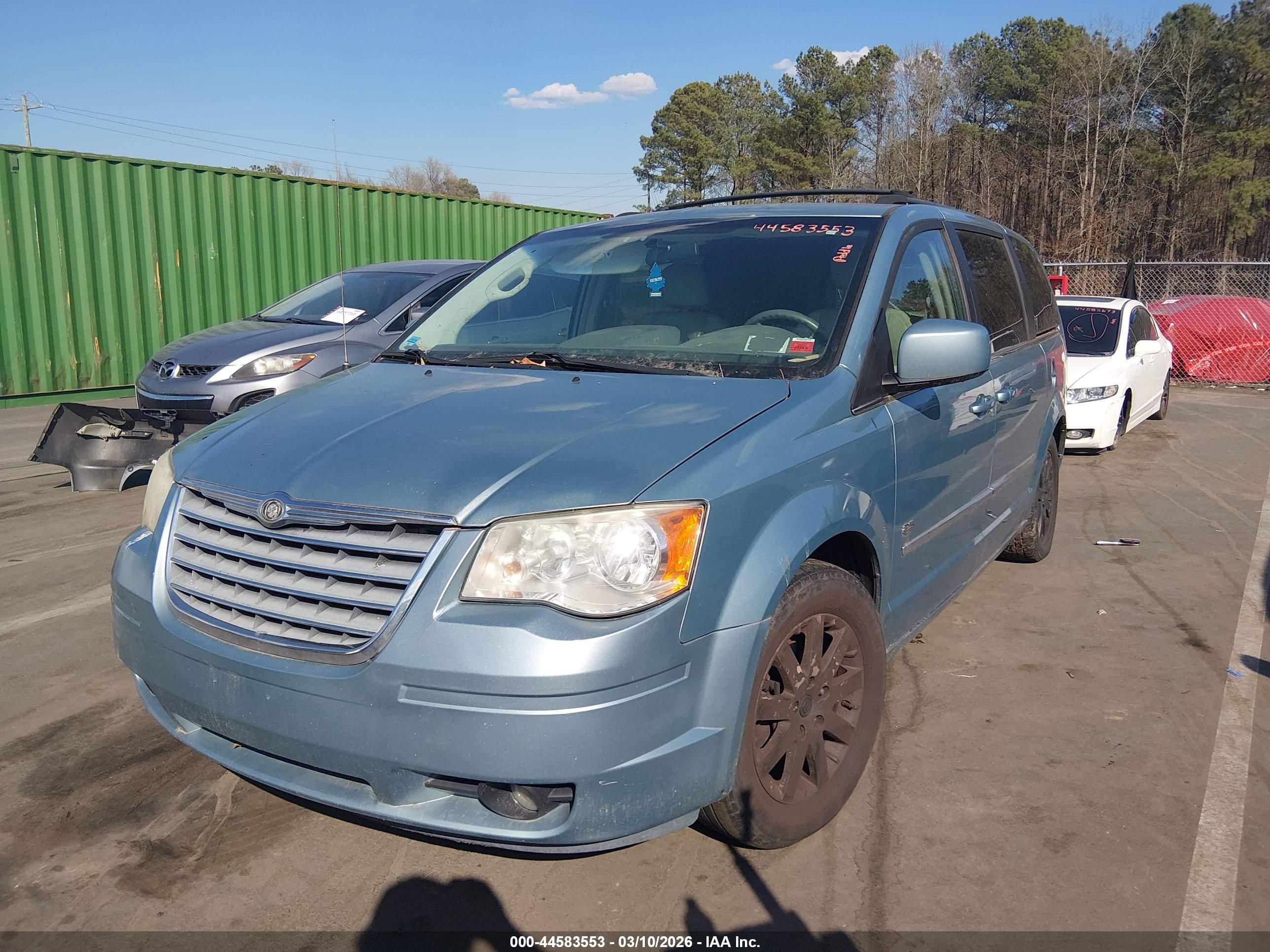 CHRYSLER TOWN image 6