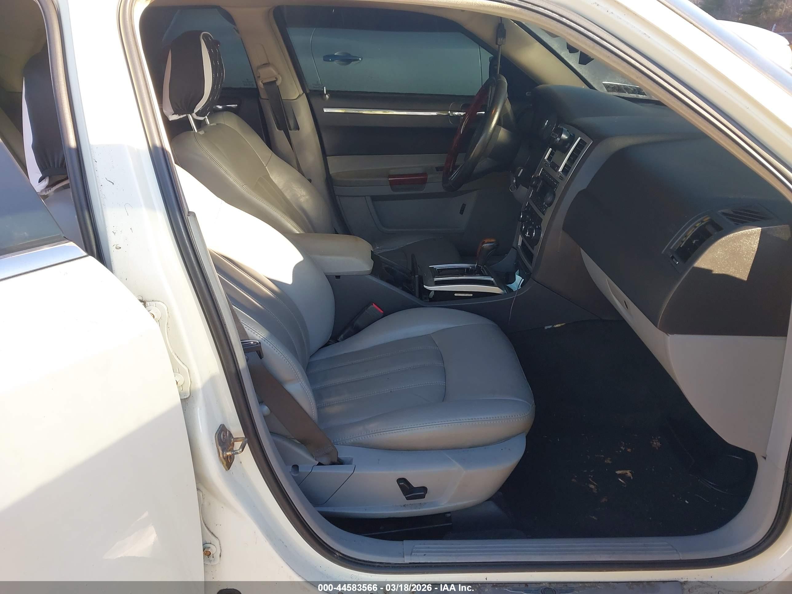 CHRYSLER 300C image 5