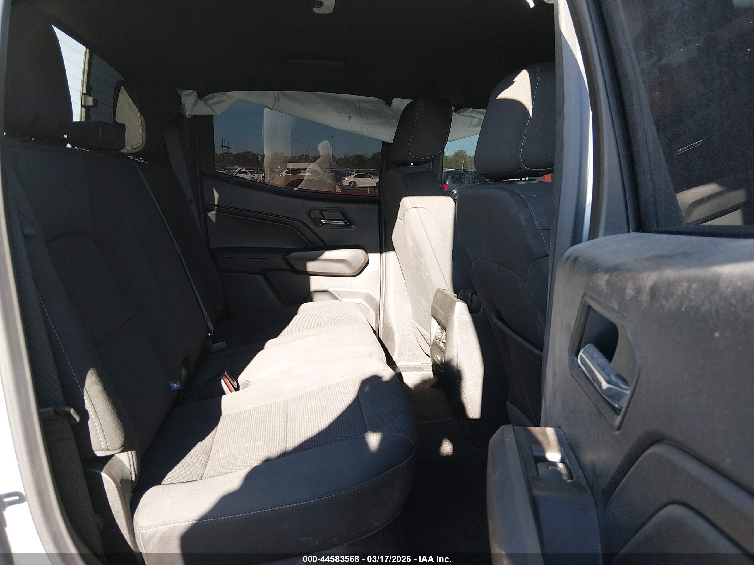 GMC CANYON image 8