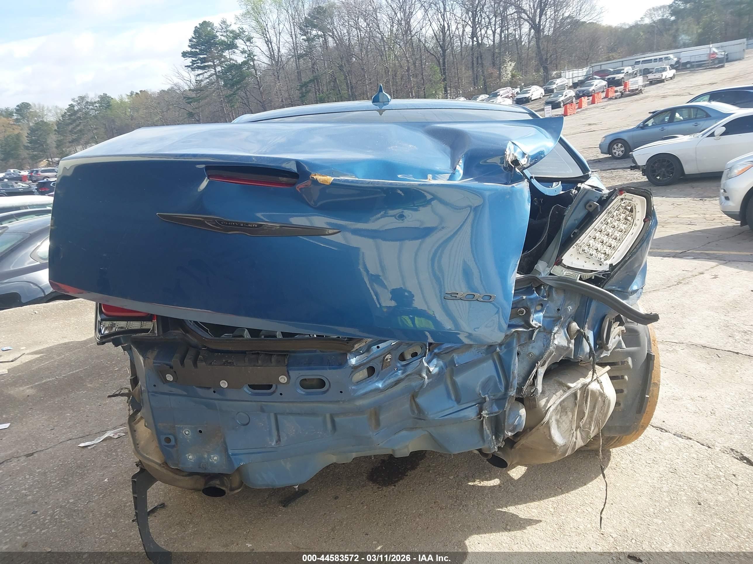 CHRYSLER 300 image 6