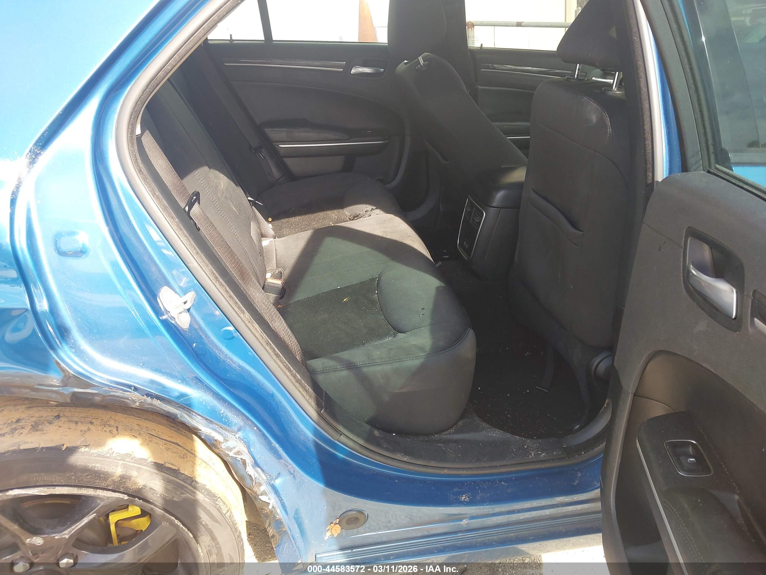 CHRYSLER 300 image 8