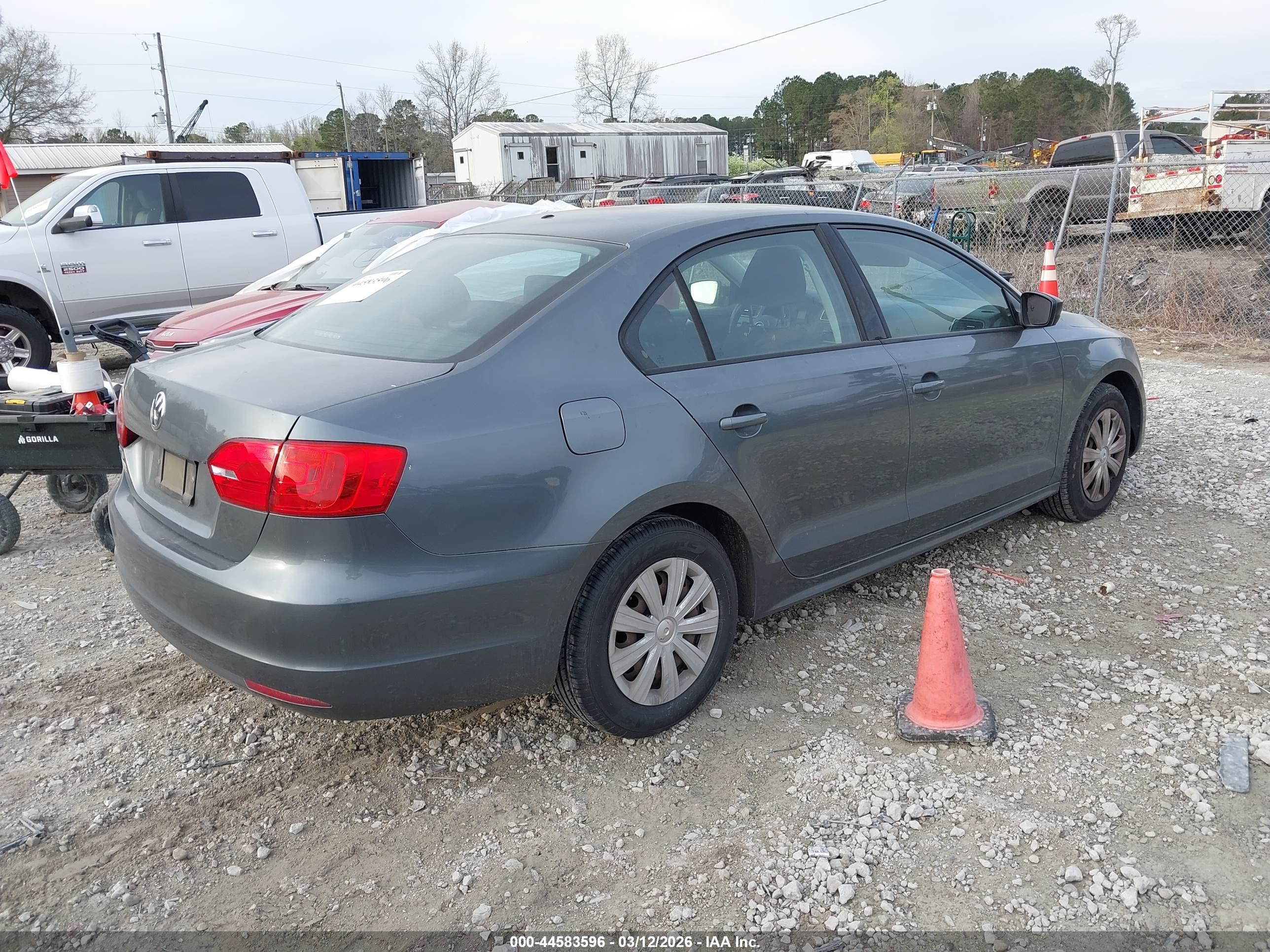 VOLKSWAGEN JETTA image 4
