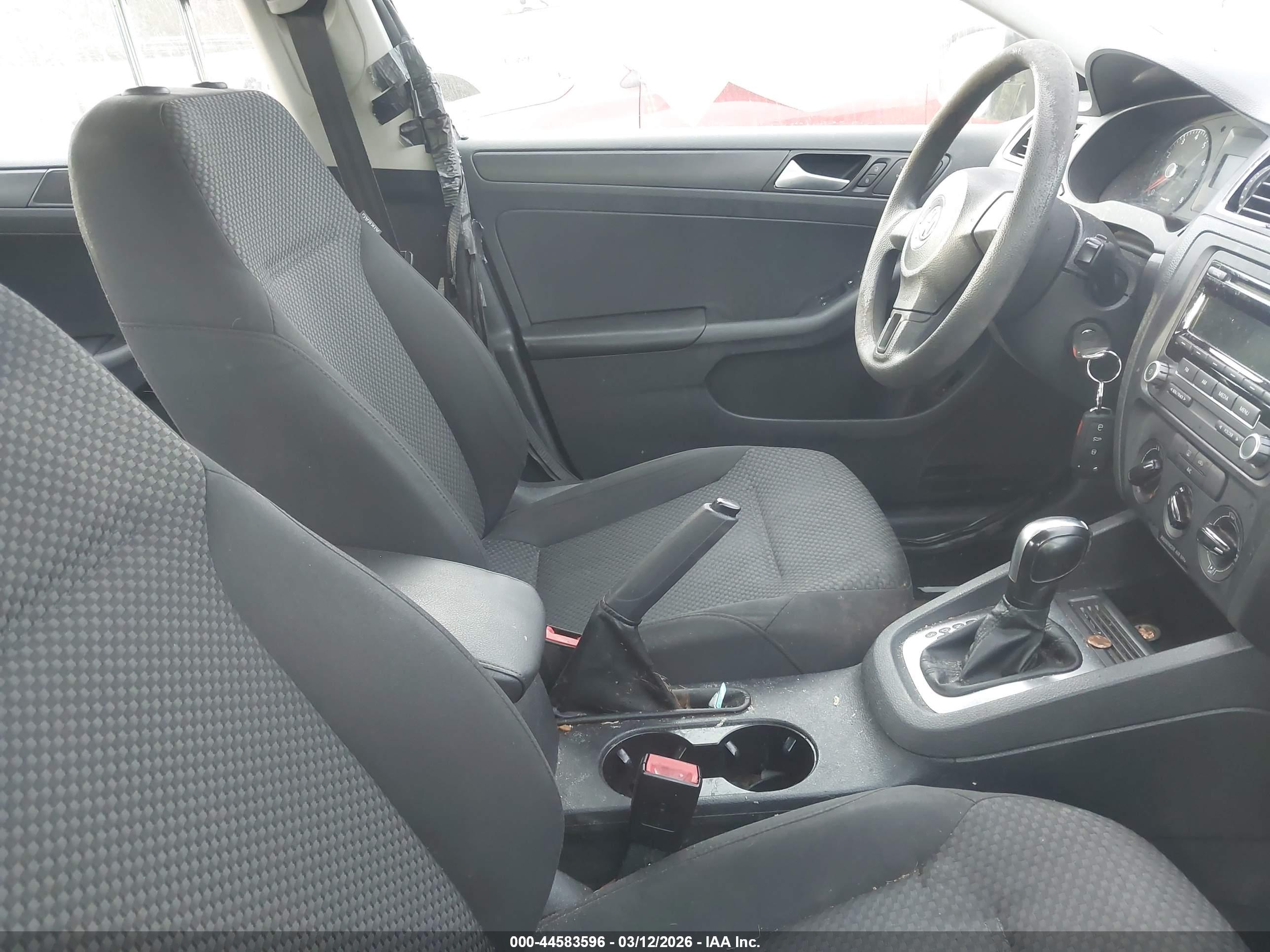VOLKSWAGEN JETTA image 5