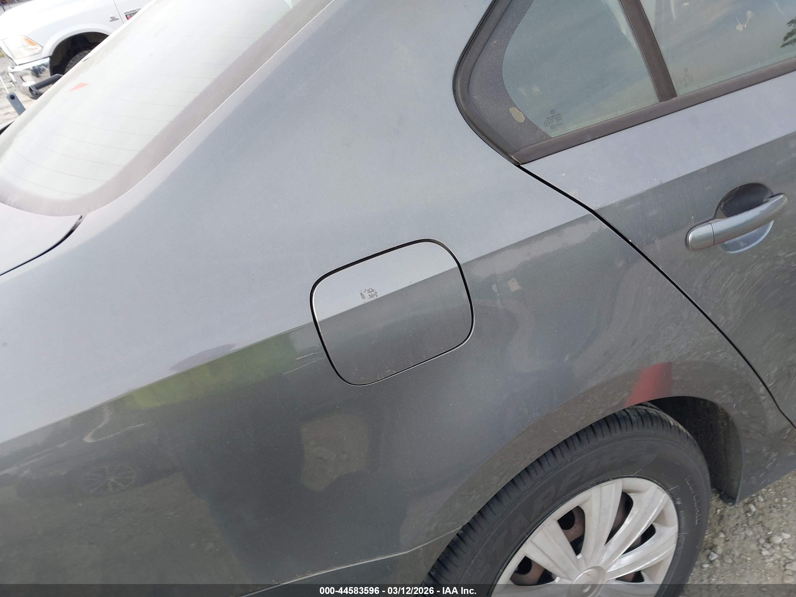 VOLKSWAGEN JETTA image 6