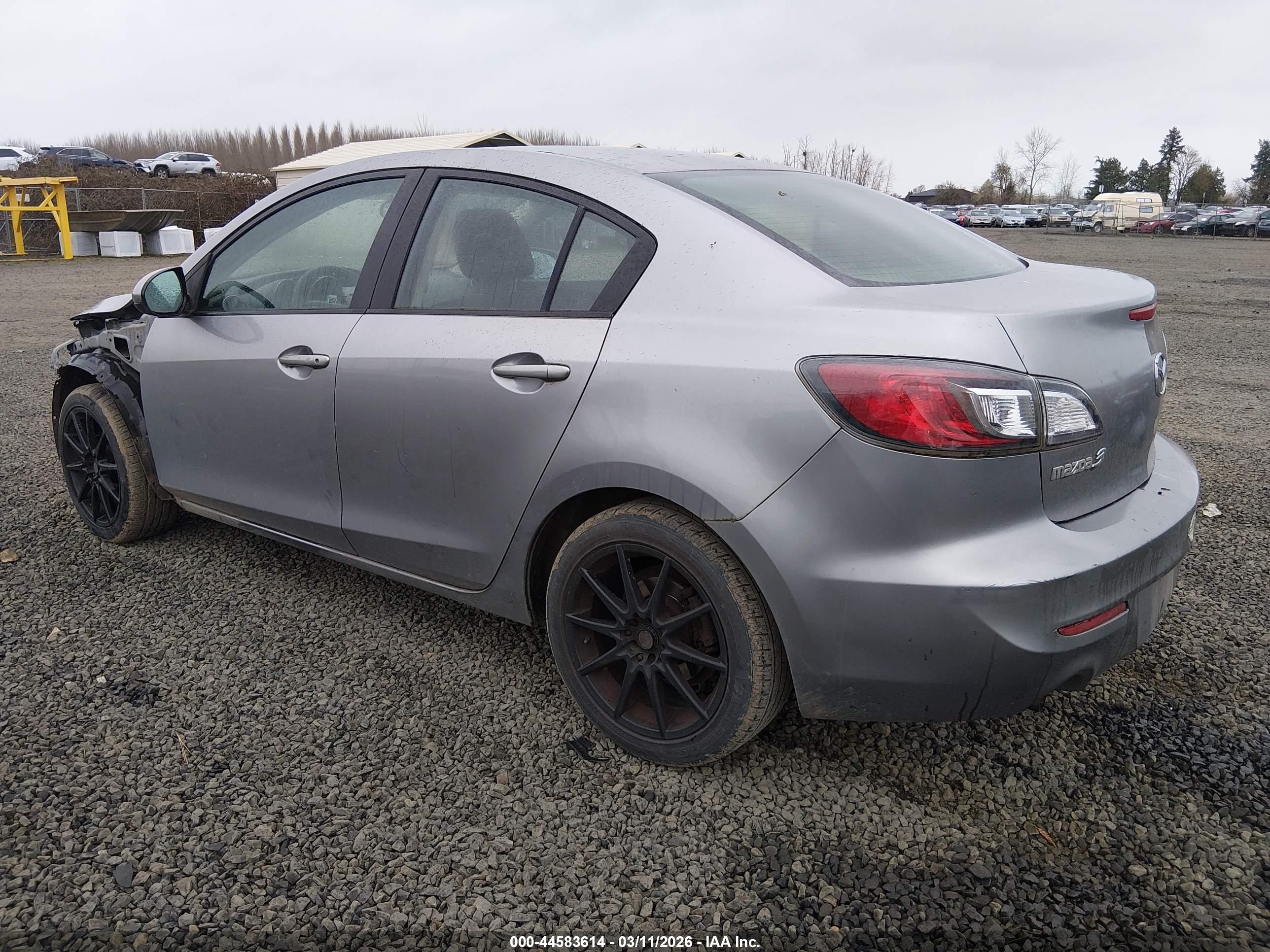 MAZDA MAZDA3 image 3