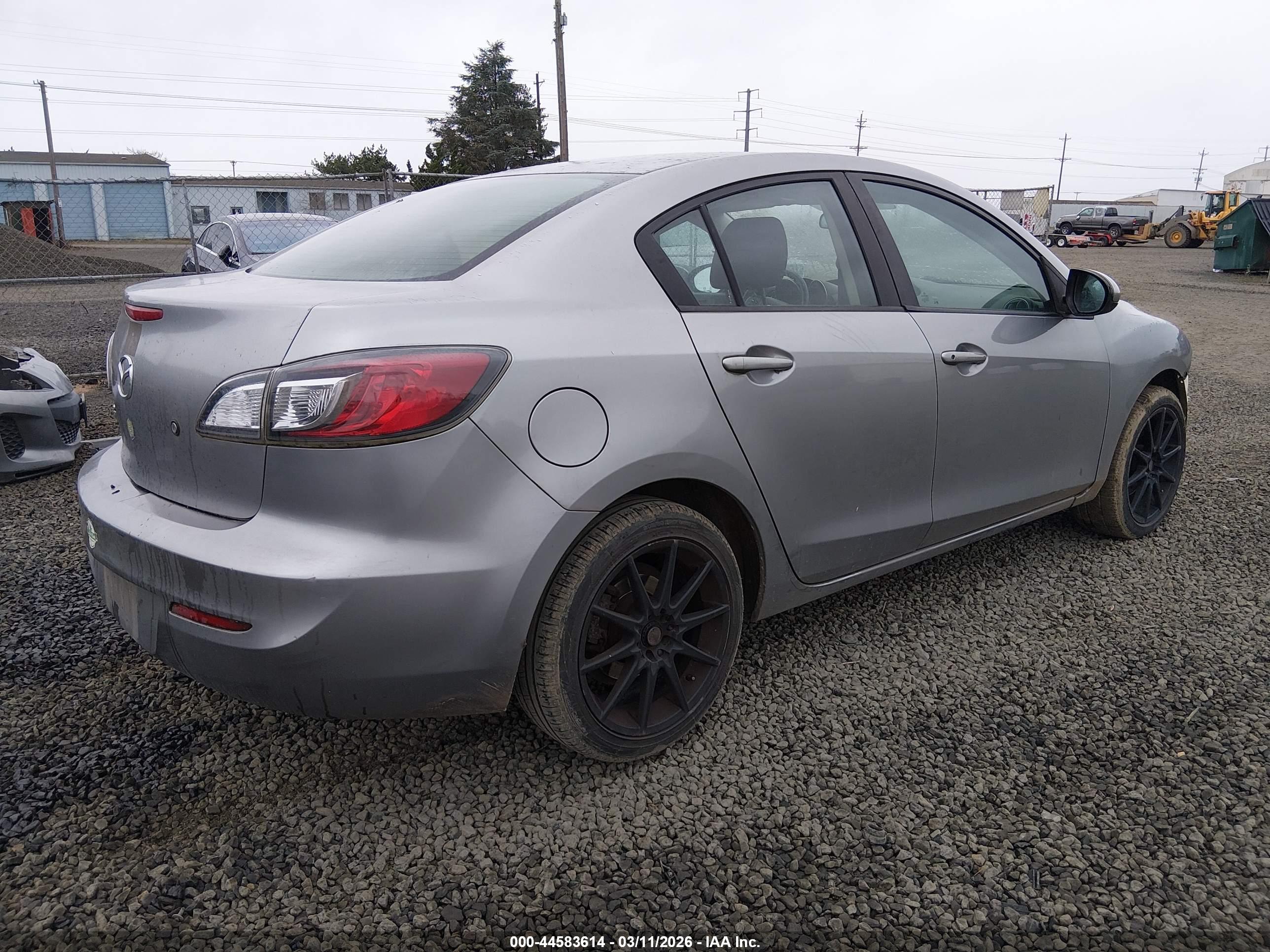 MAZDA MAZDA3 image 4