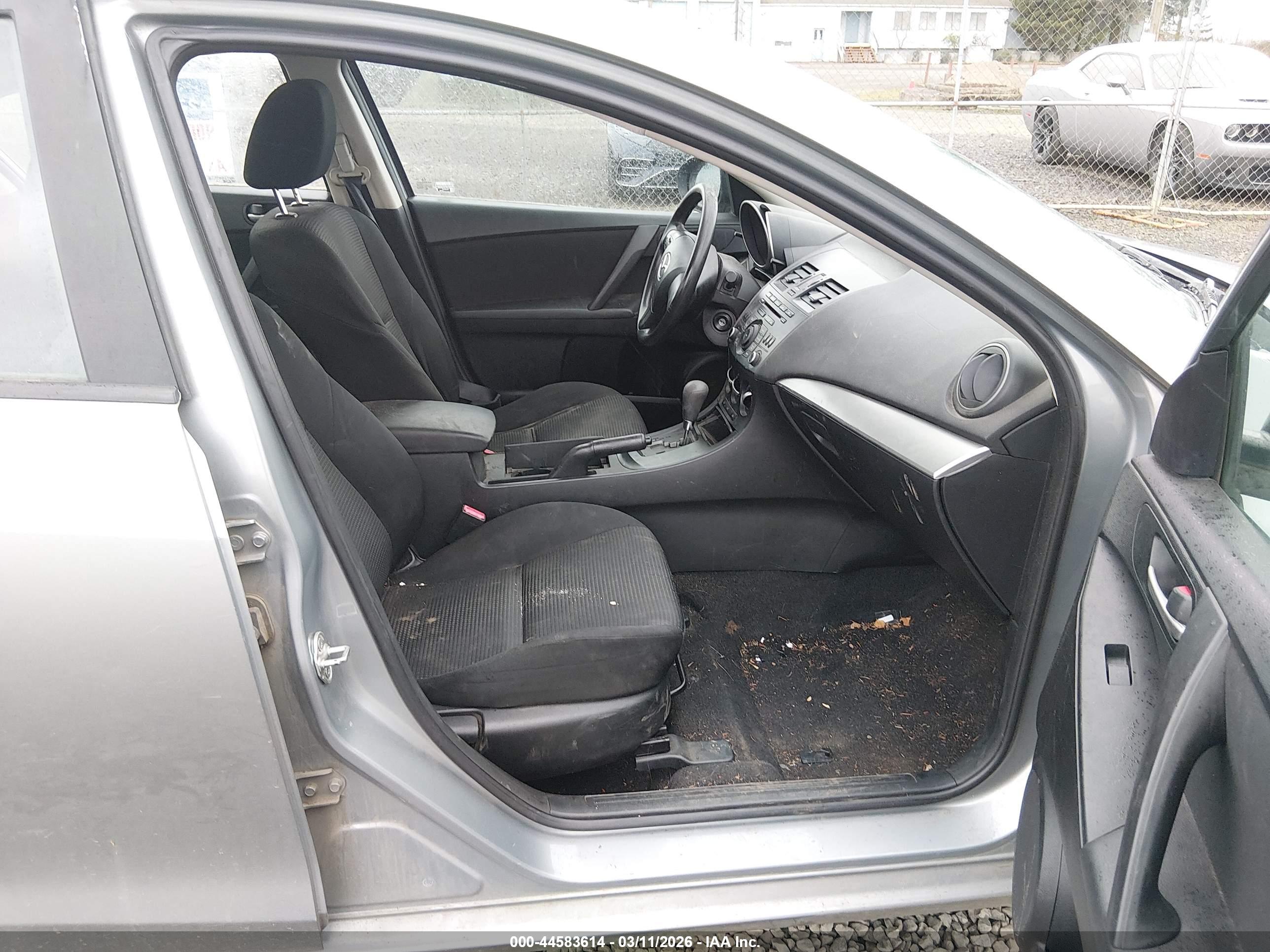 MAZDA MAZDA3 image 5