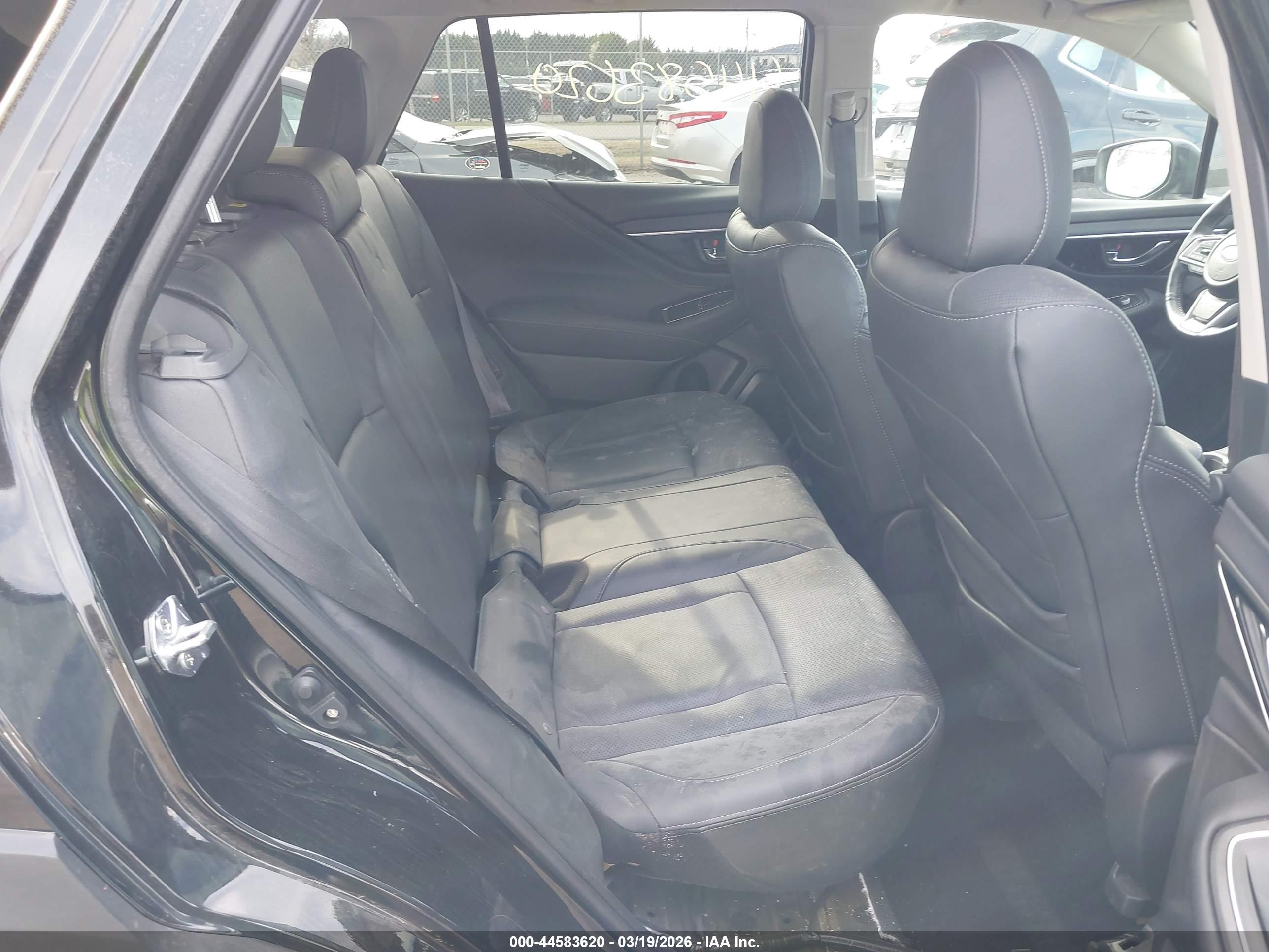 SUBARU OUTBACK image 8