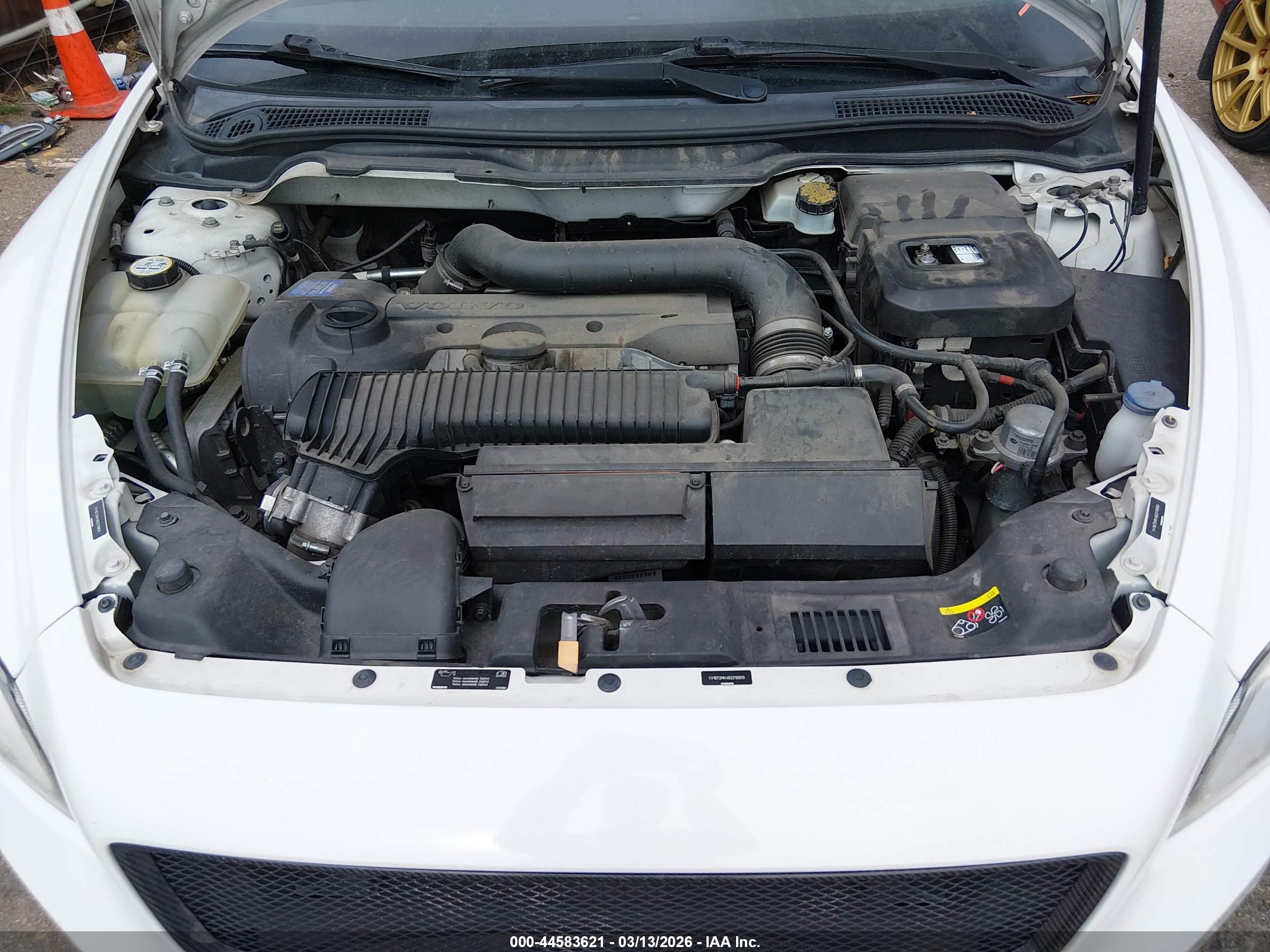 VOLVO C30 image 10