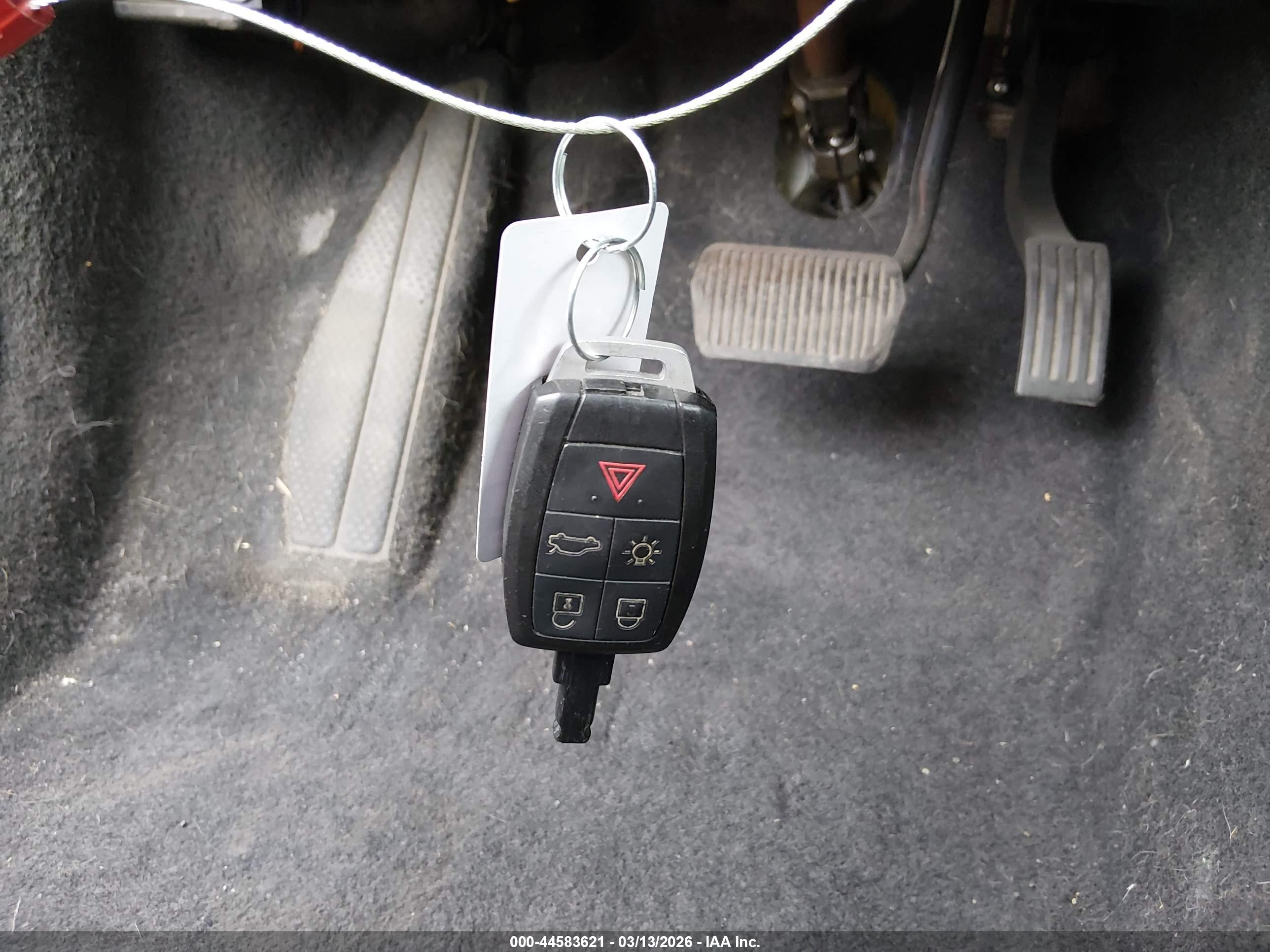 VOLVO C30 image 11