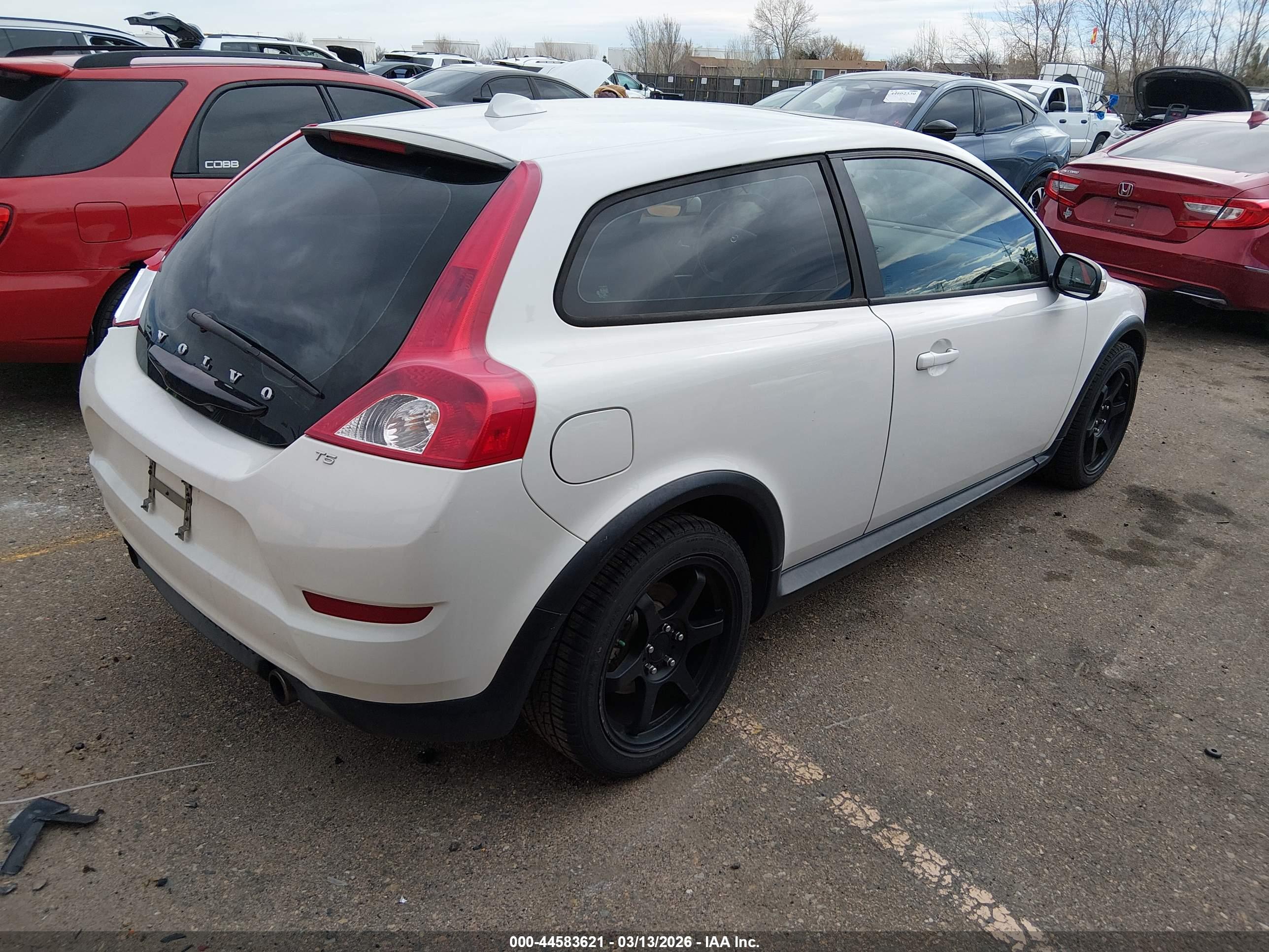VOLVO C30 image 4