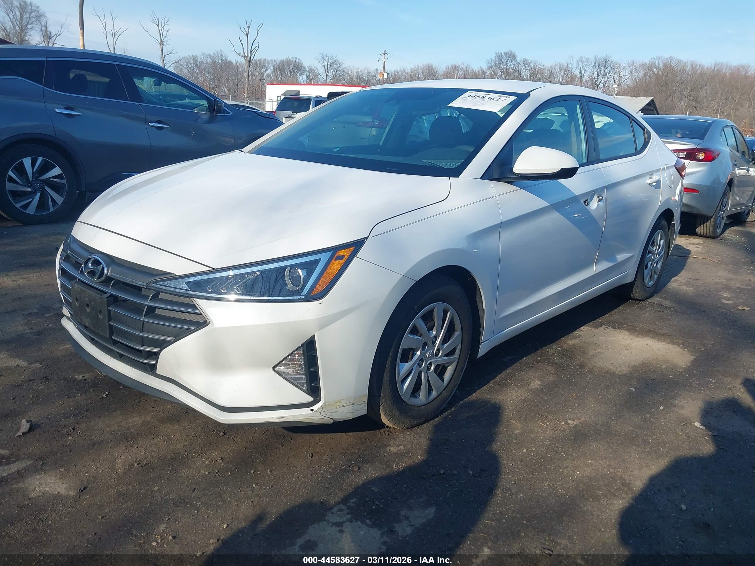 HYUNDAI ELANTRA image 2