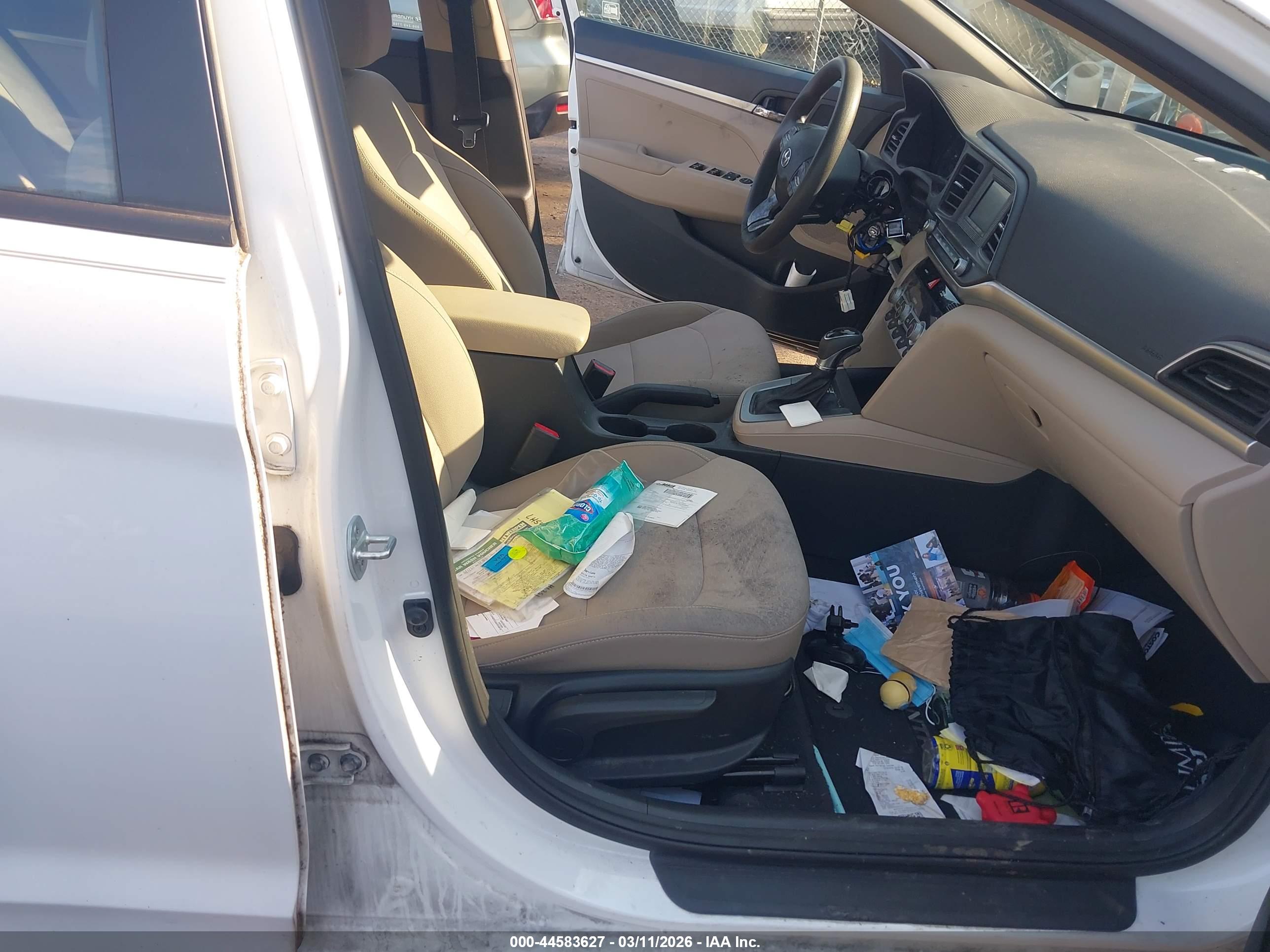 HYUNDAI ELANTRA image 5