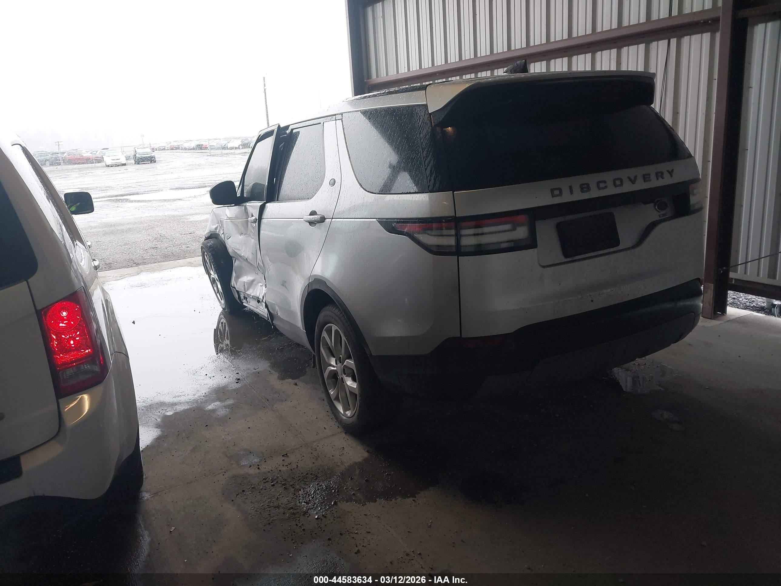 LAND ROVER image 3