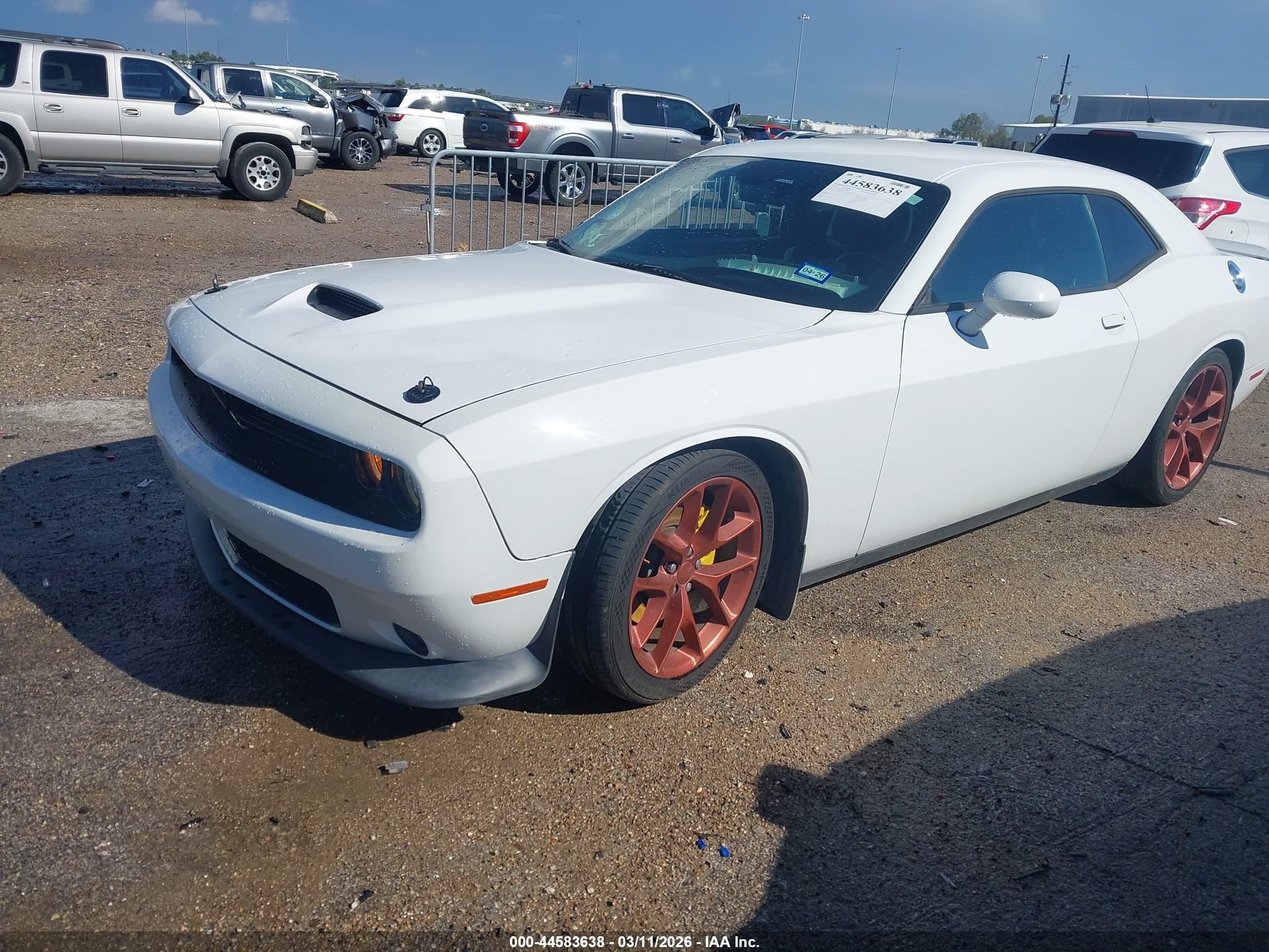 DODGE CHALLENGER image 2
