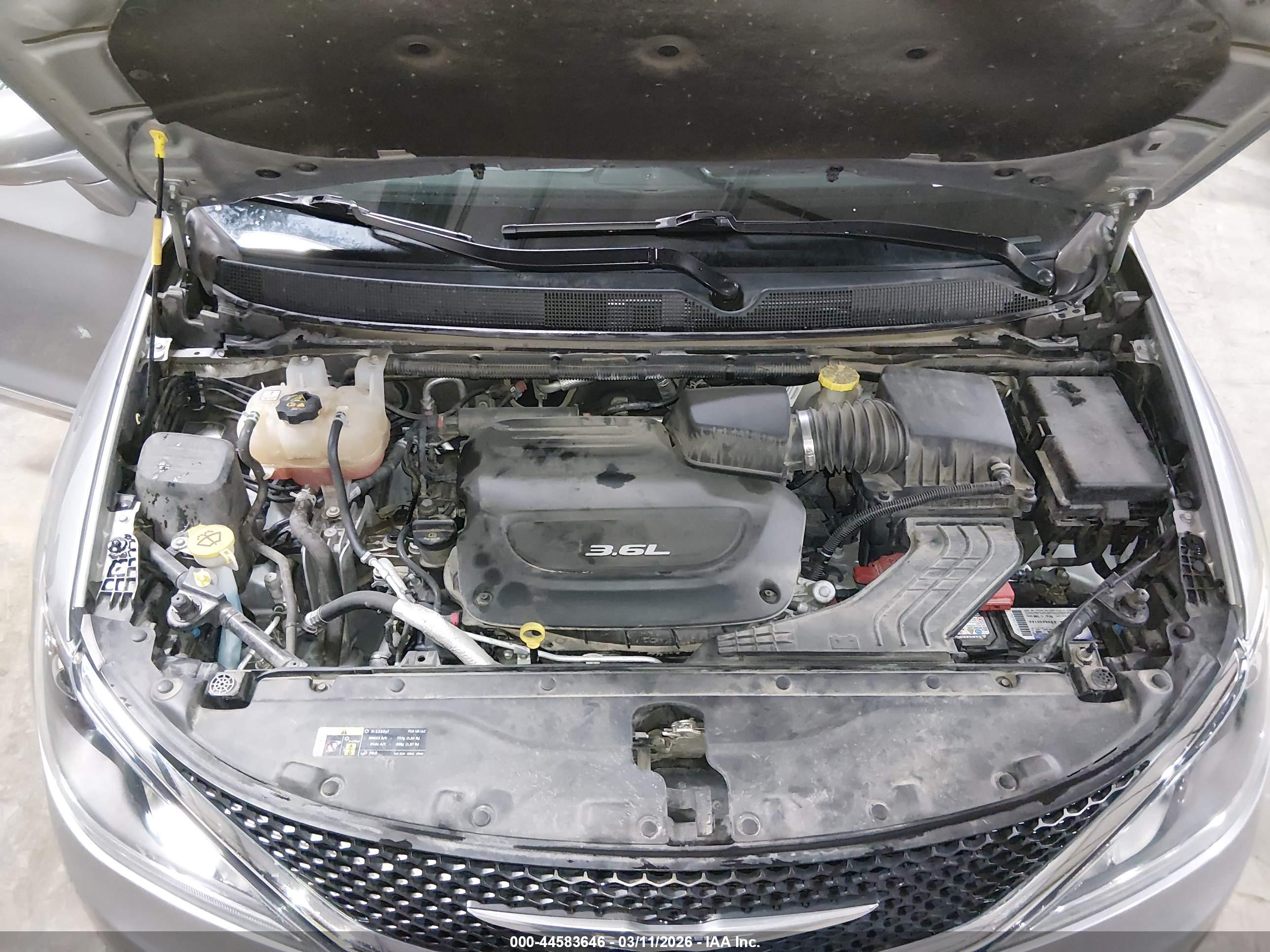 CHRYSLER PACIFICA image 10