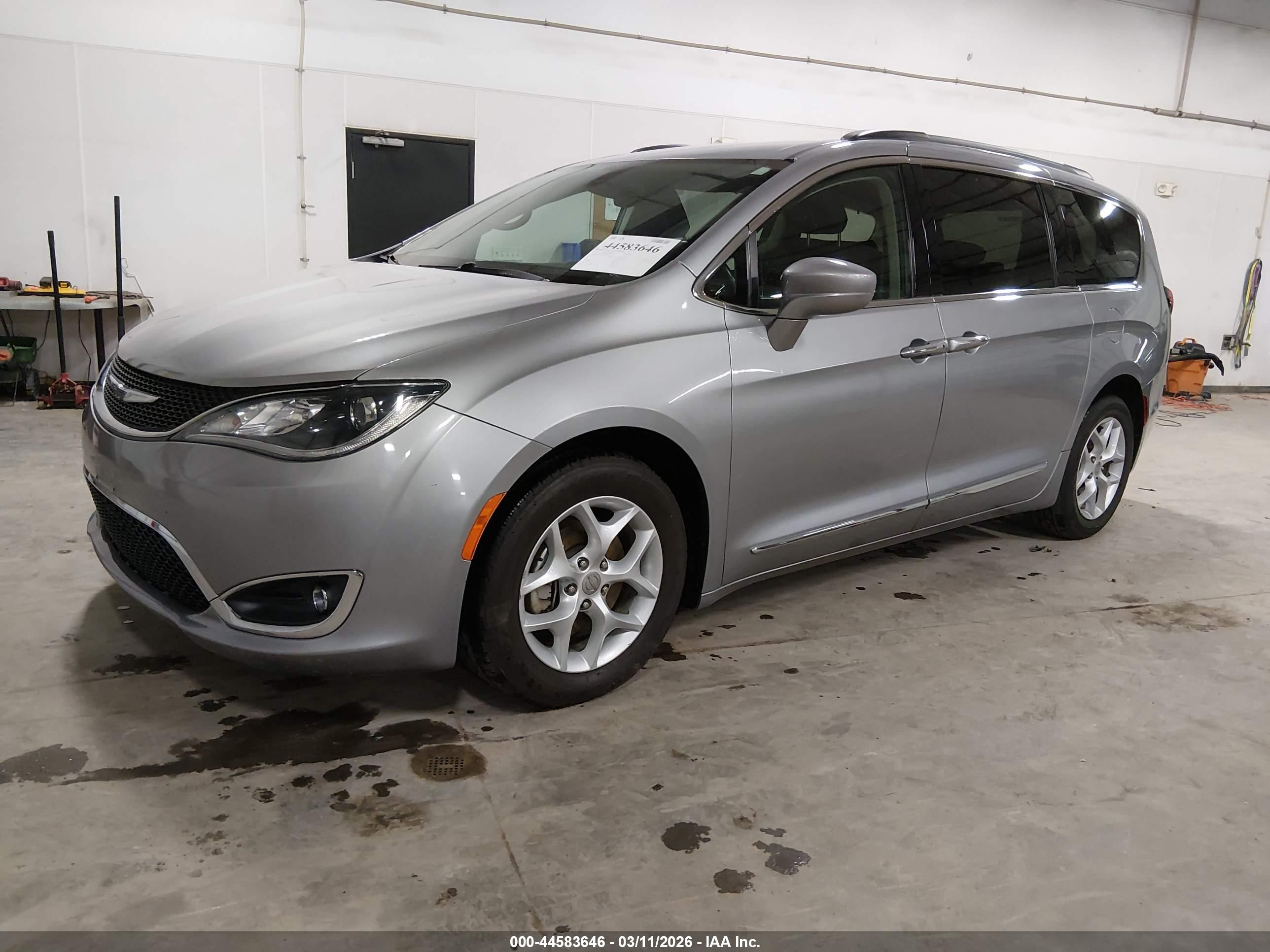 CHRYSLER PACIFICA image 2