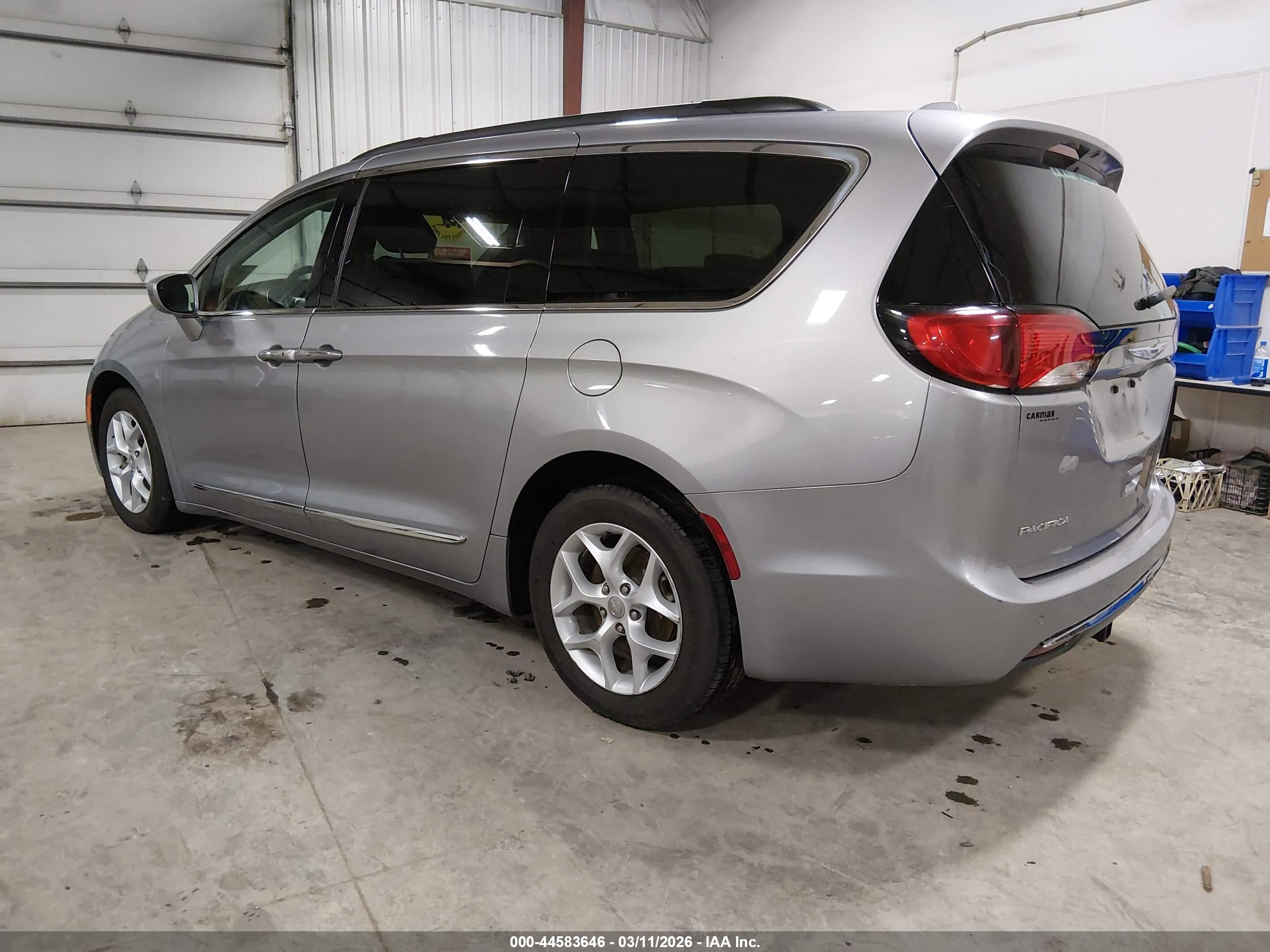 CHRYSLER PACIFICA image 3