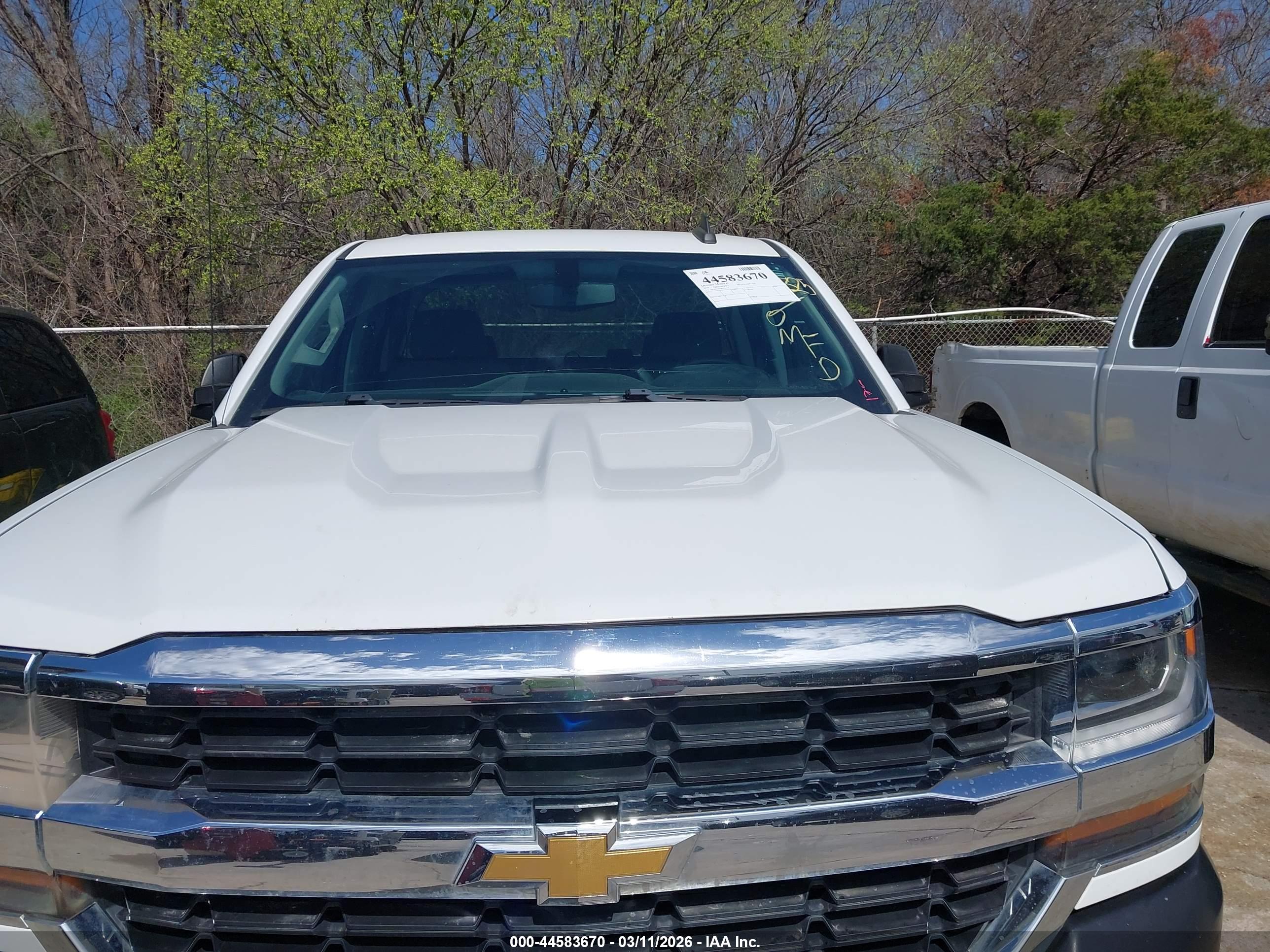 CHEVROLET SILVERADO image 6