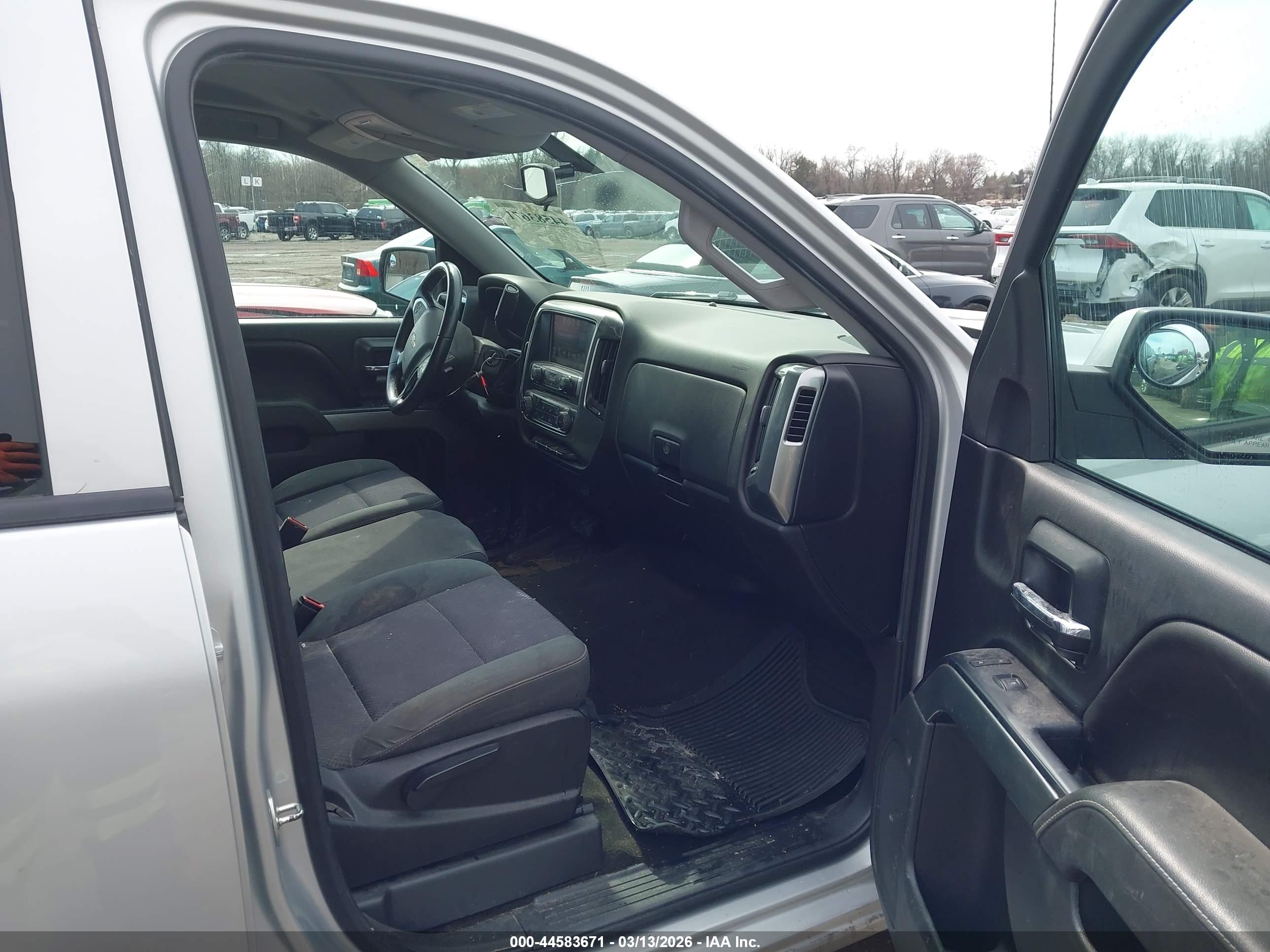 CHEVROLET SILVERADO image 5