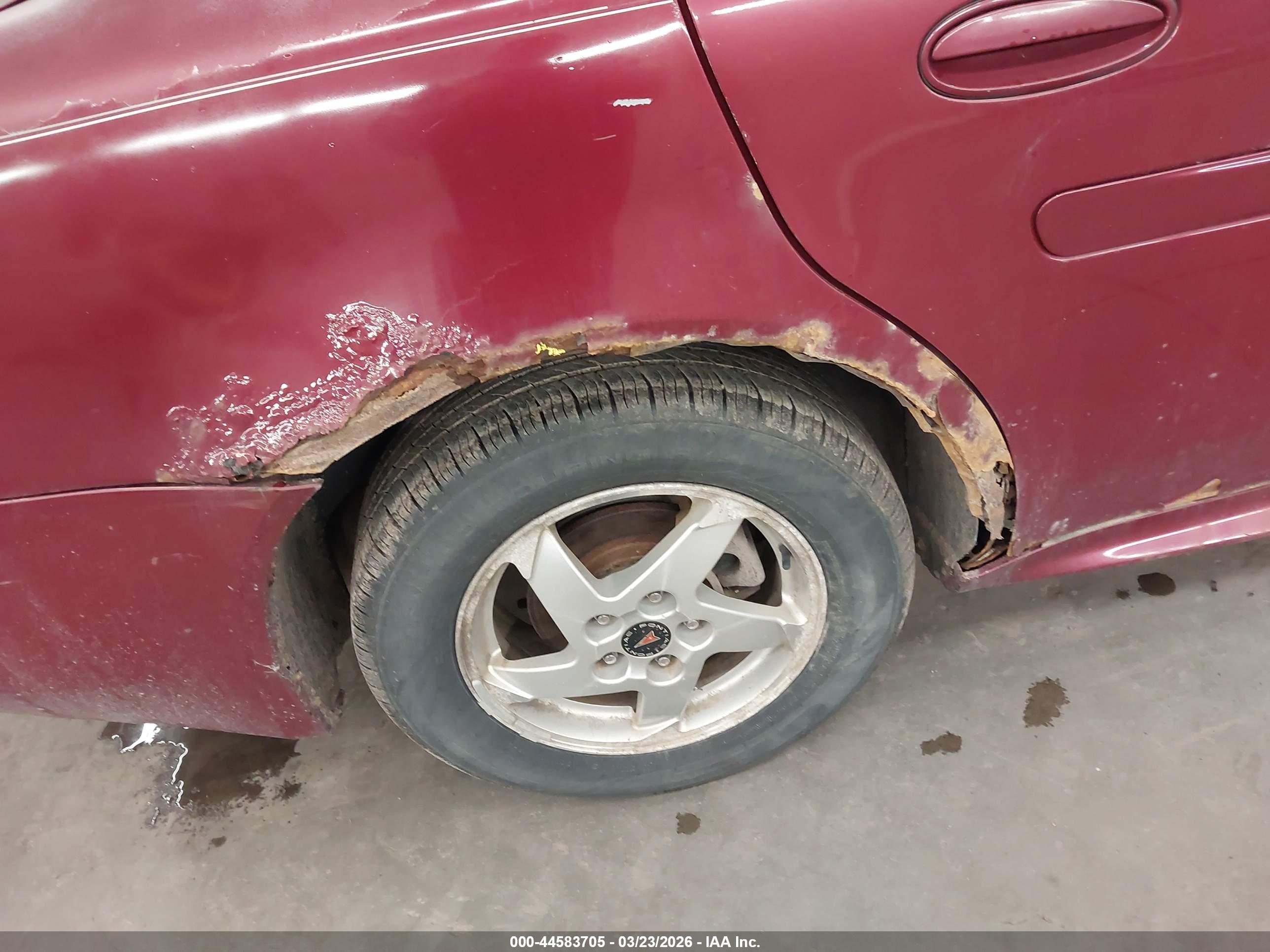 PONTIAC GRAND image 6