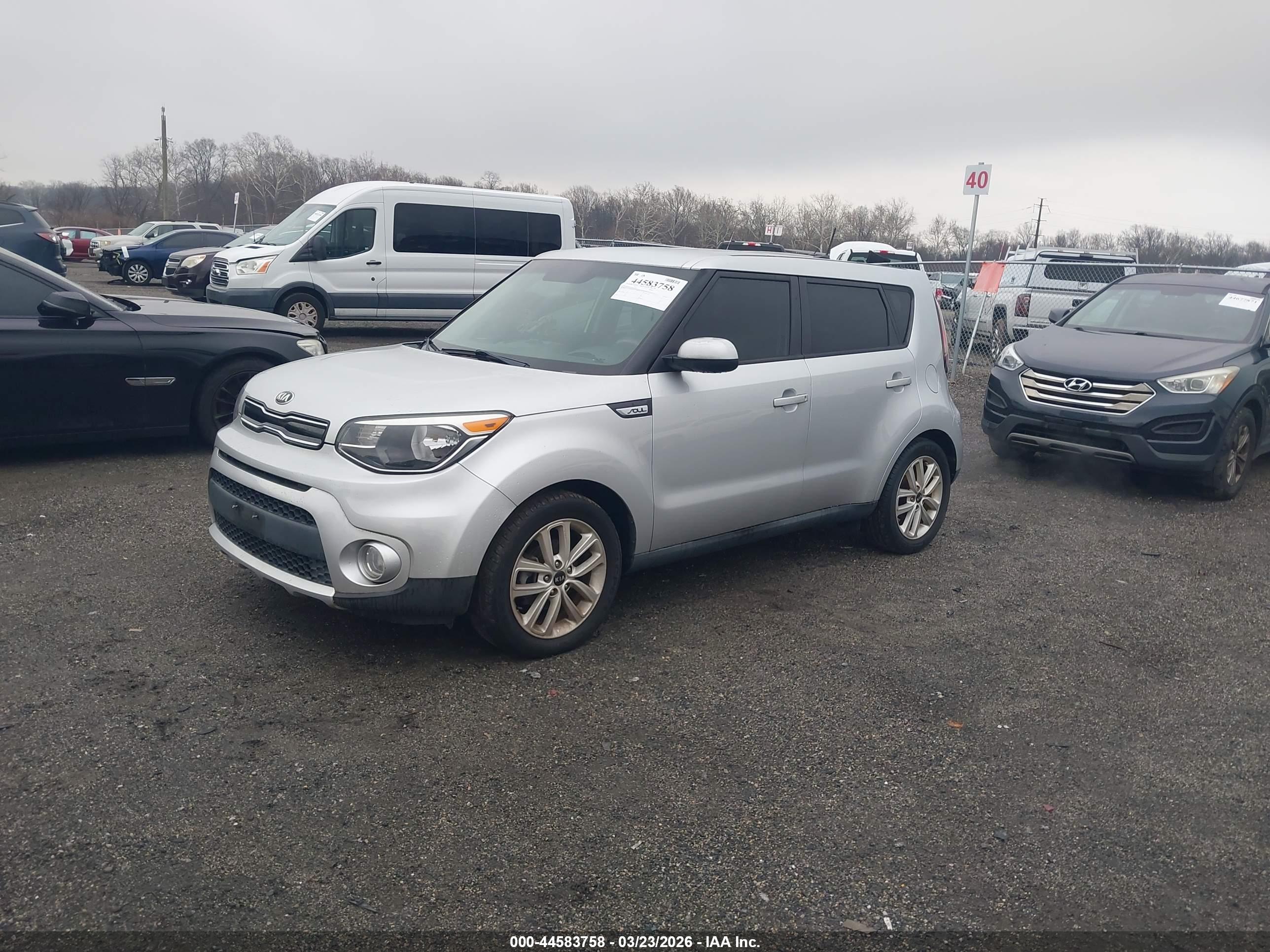 KIA SOUL image 2