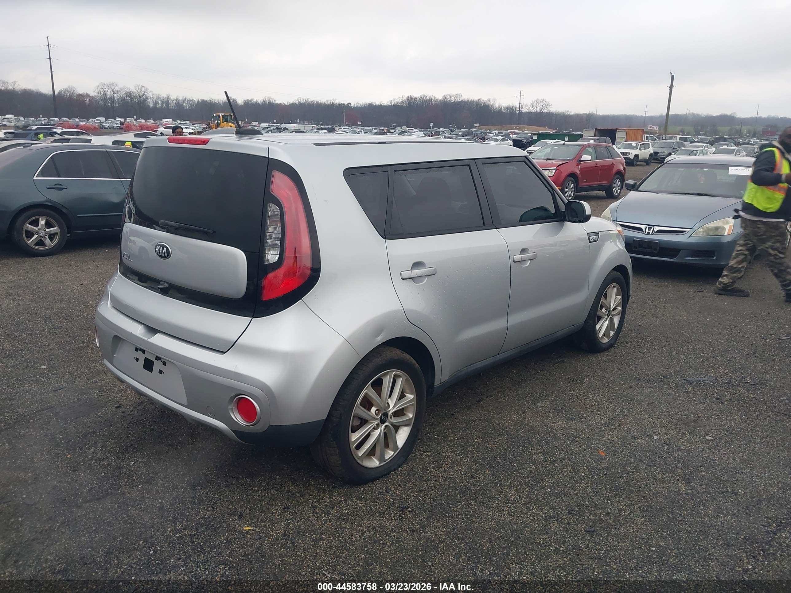 KIA SOUL image 4