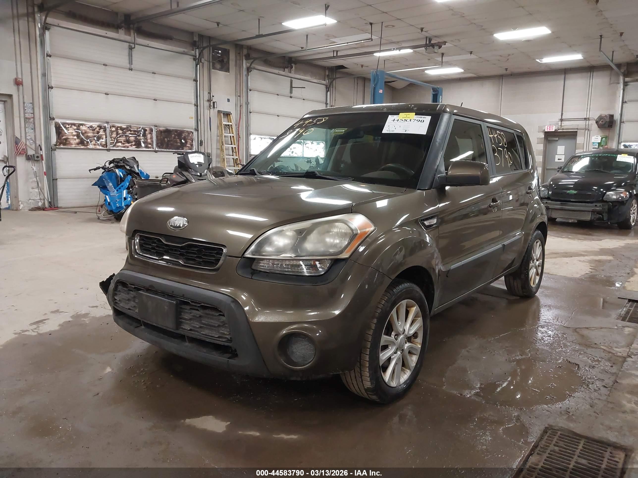 KIA SOUL image 2