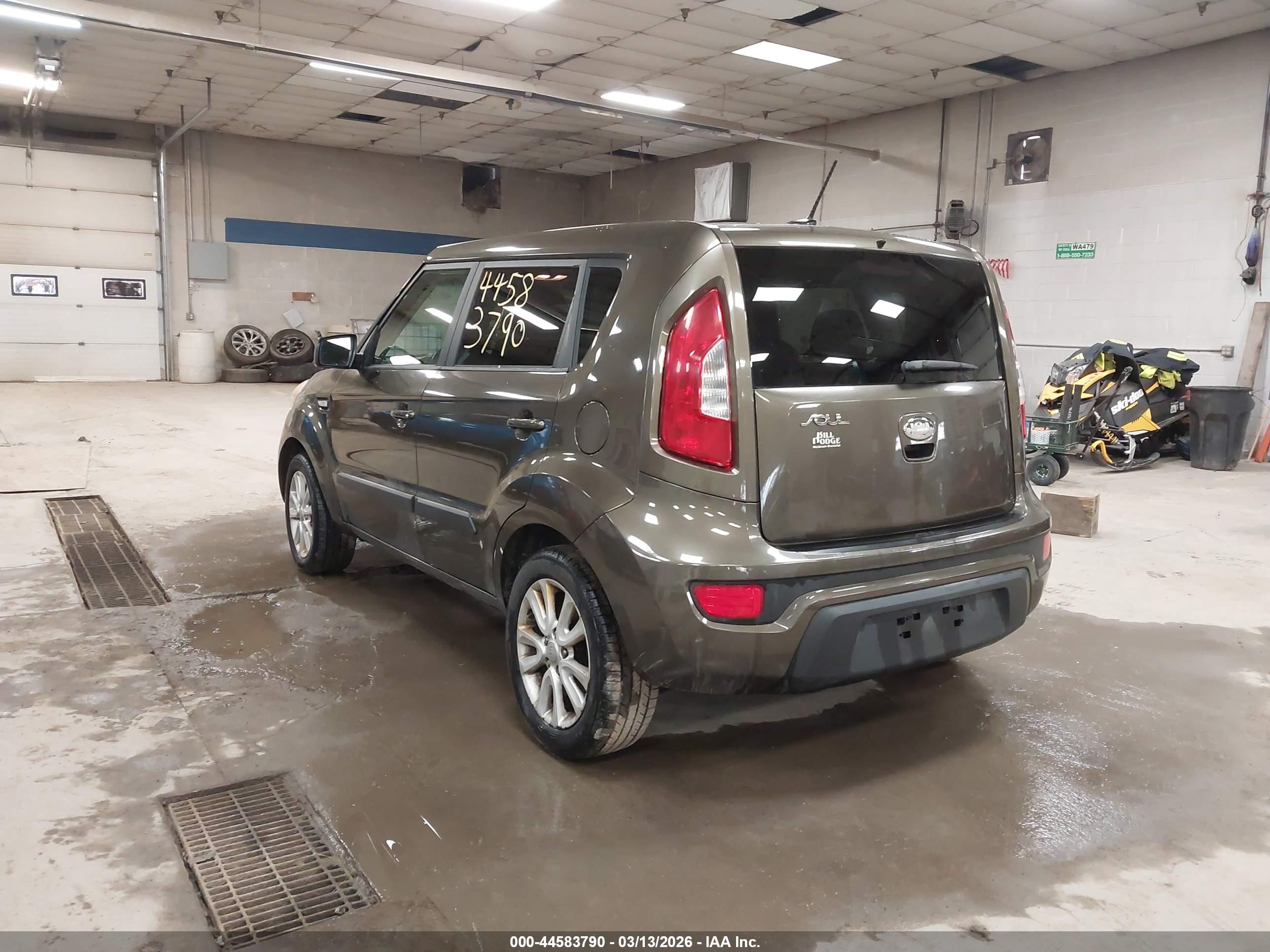 KIA SOUL image 3