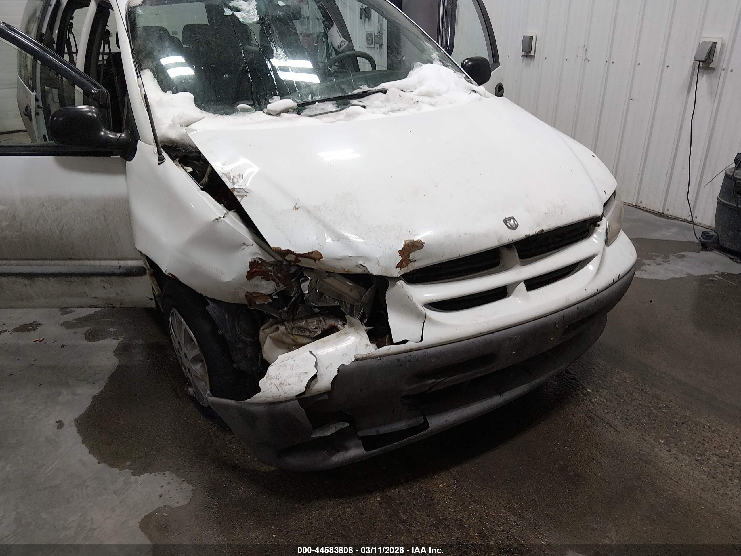 DODGE CARAVAN image 6