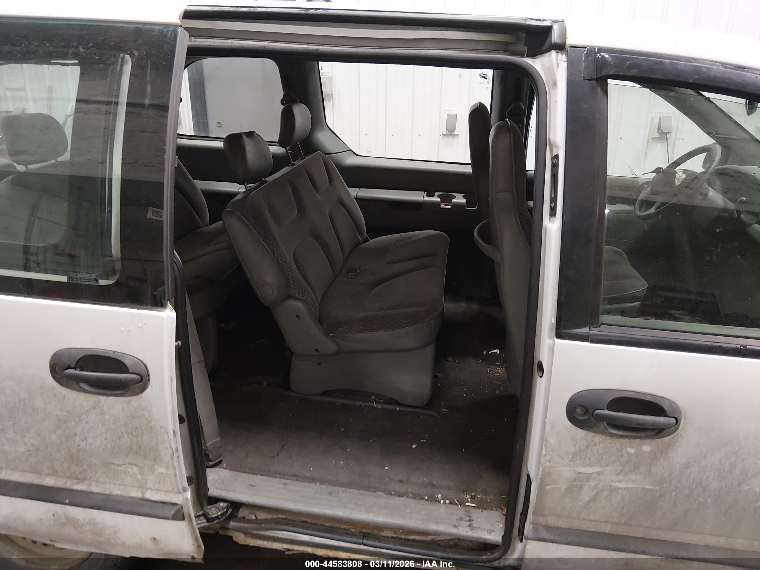 DODGE CARAVAN image 8