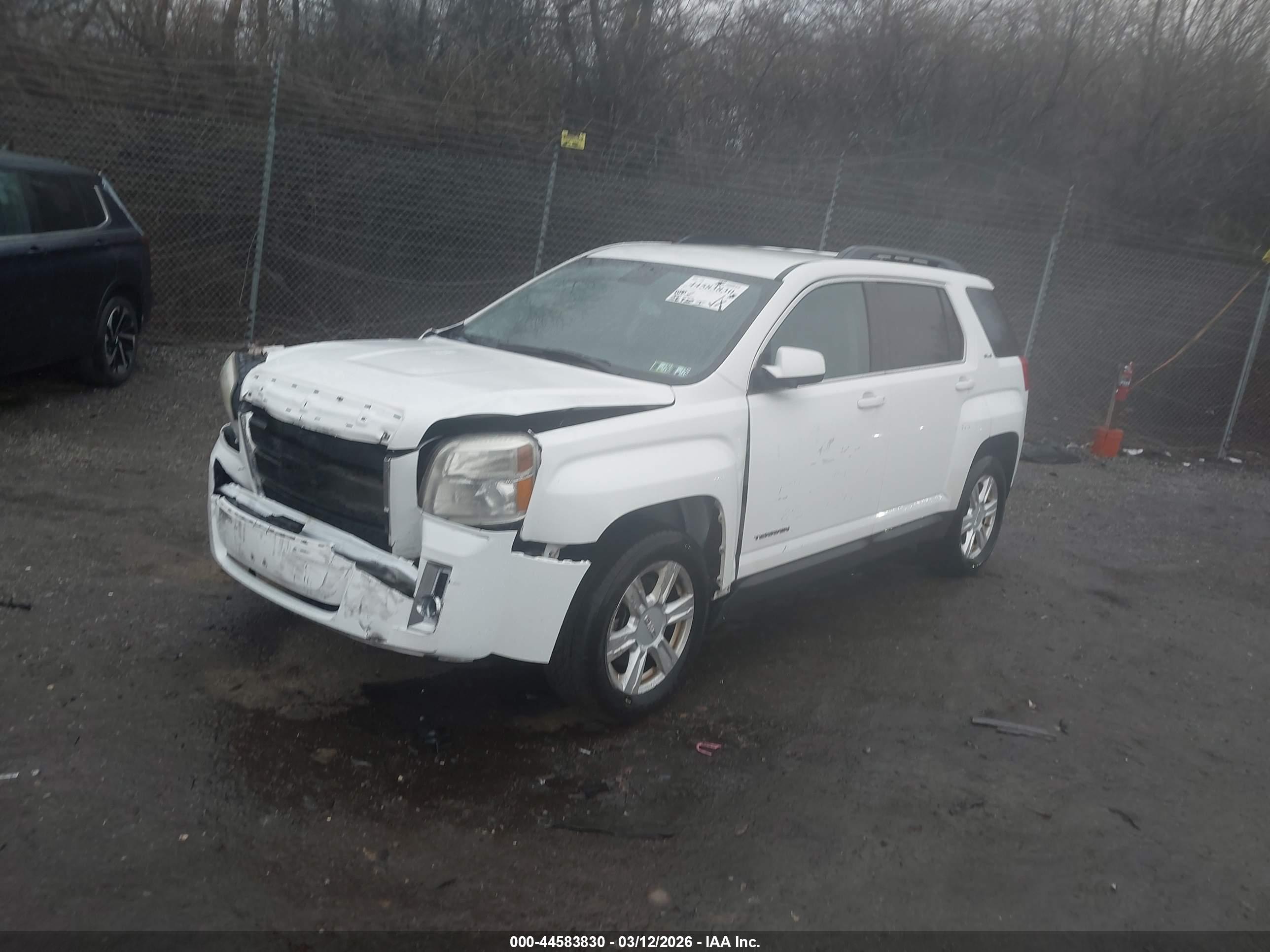 GMC TERRAIN image 2