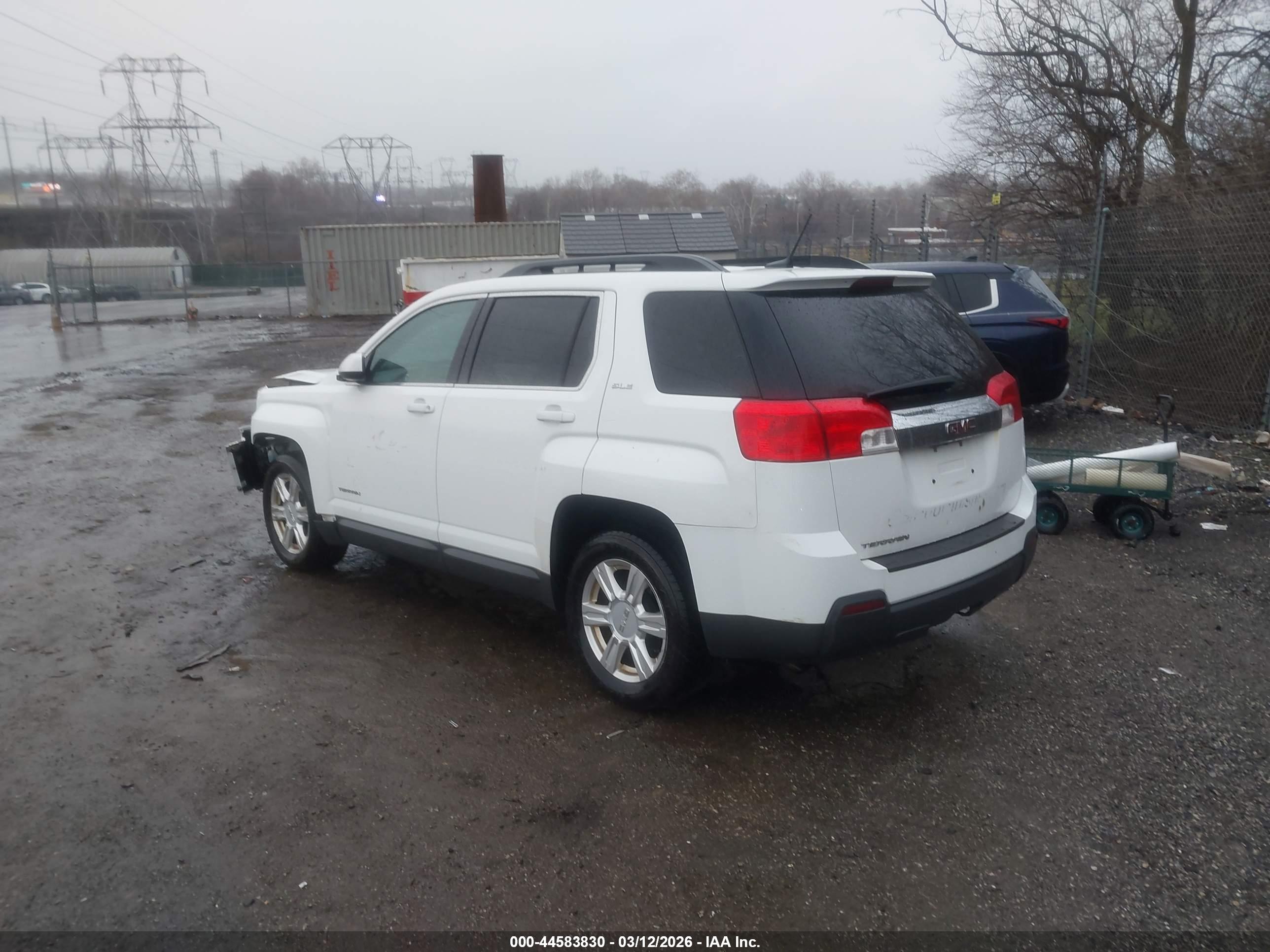 GMC TERRAIN image 3