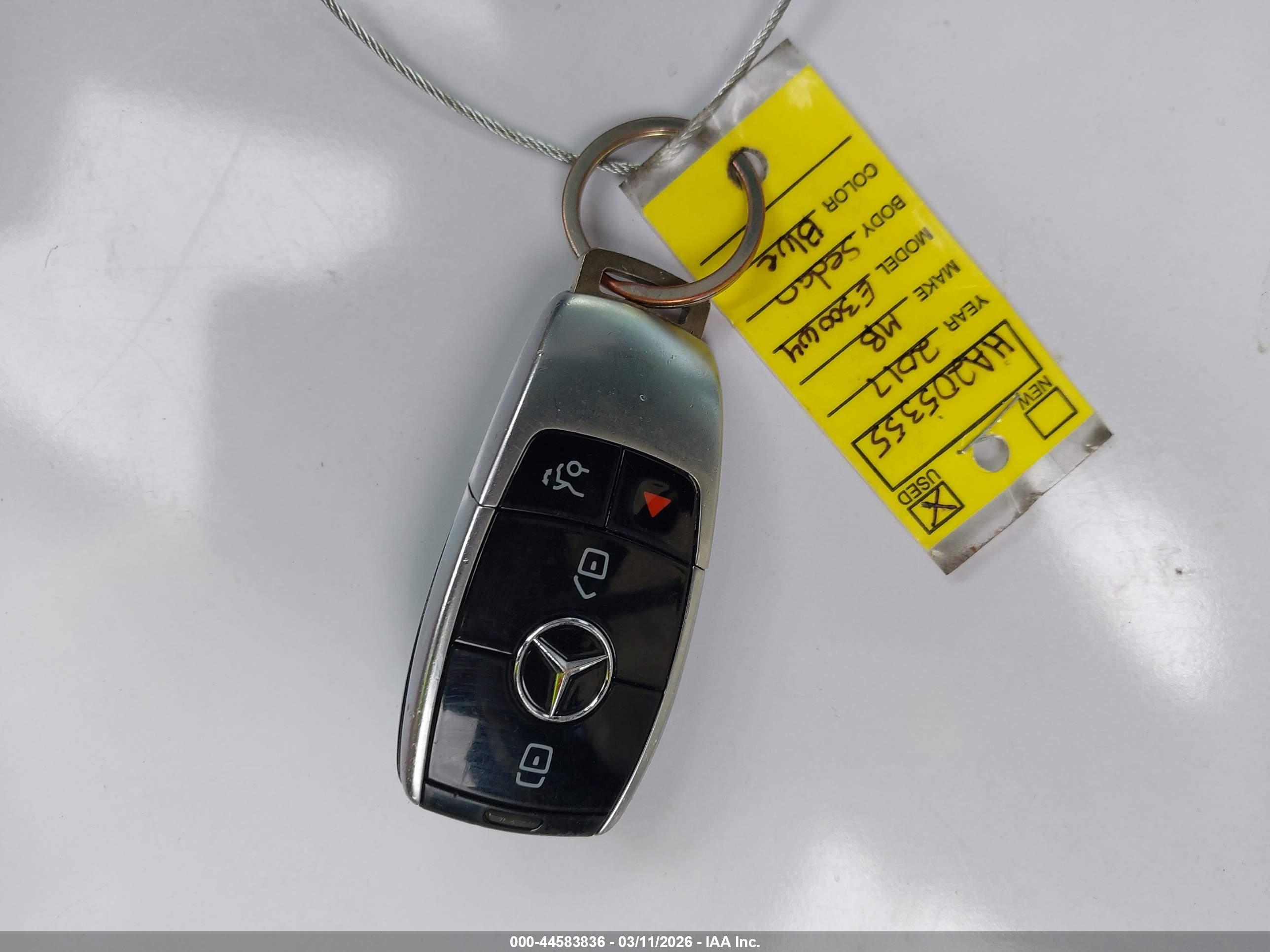 MERCEDES-BENZ E image 11