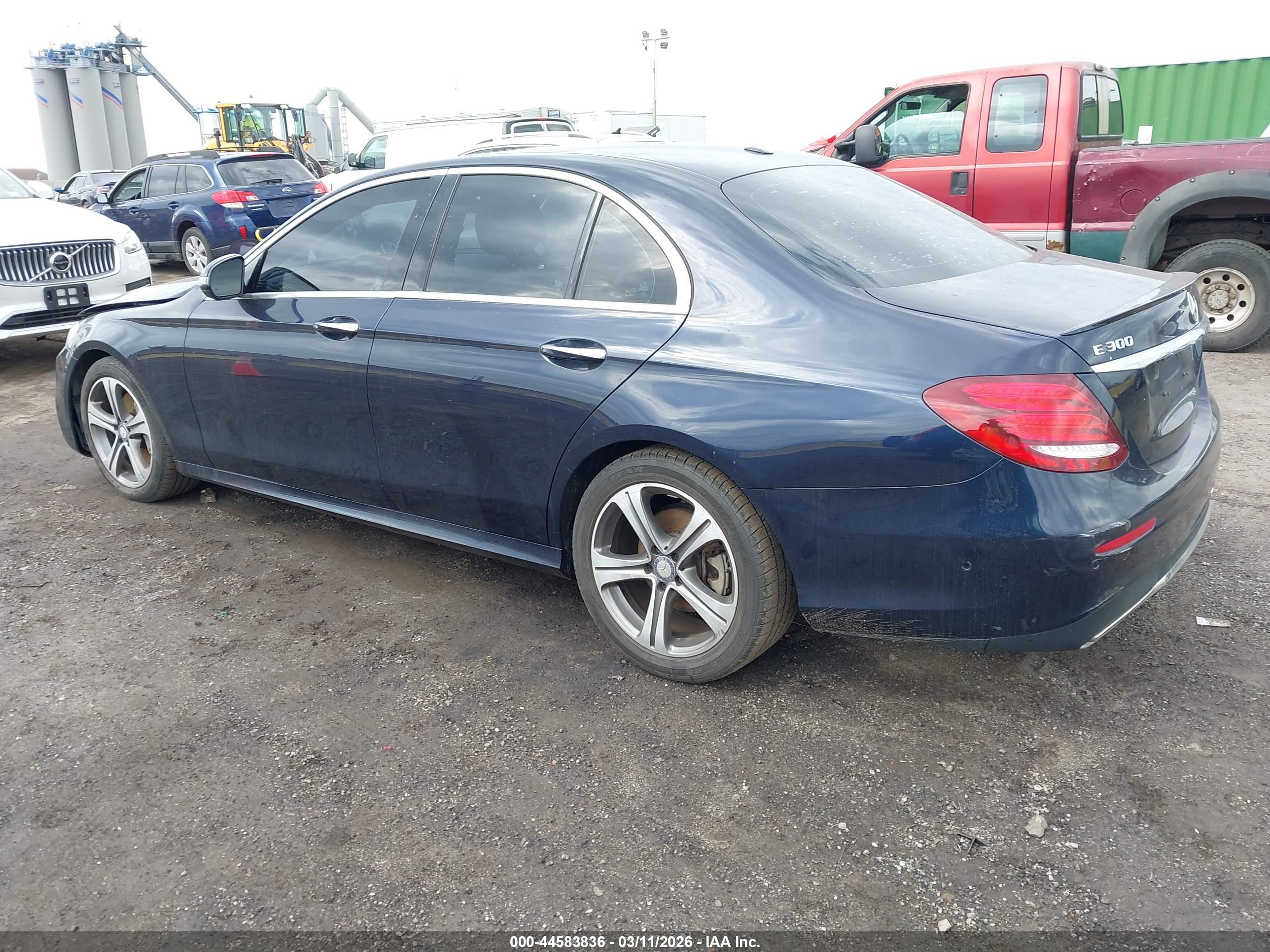 MERCEDES-BENZ E image 3