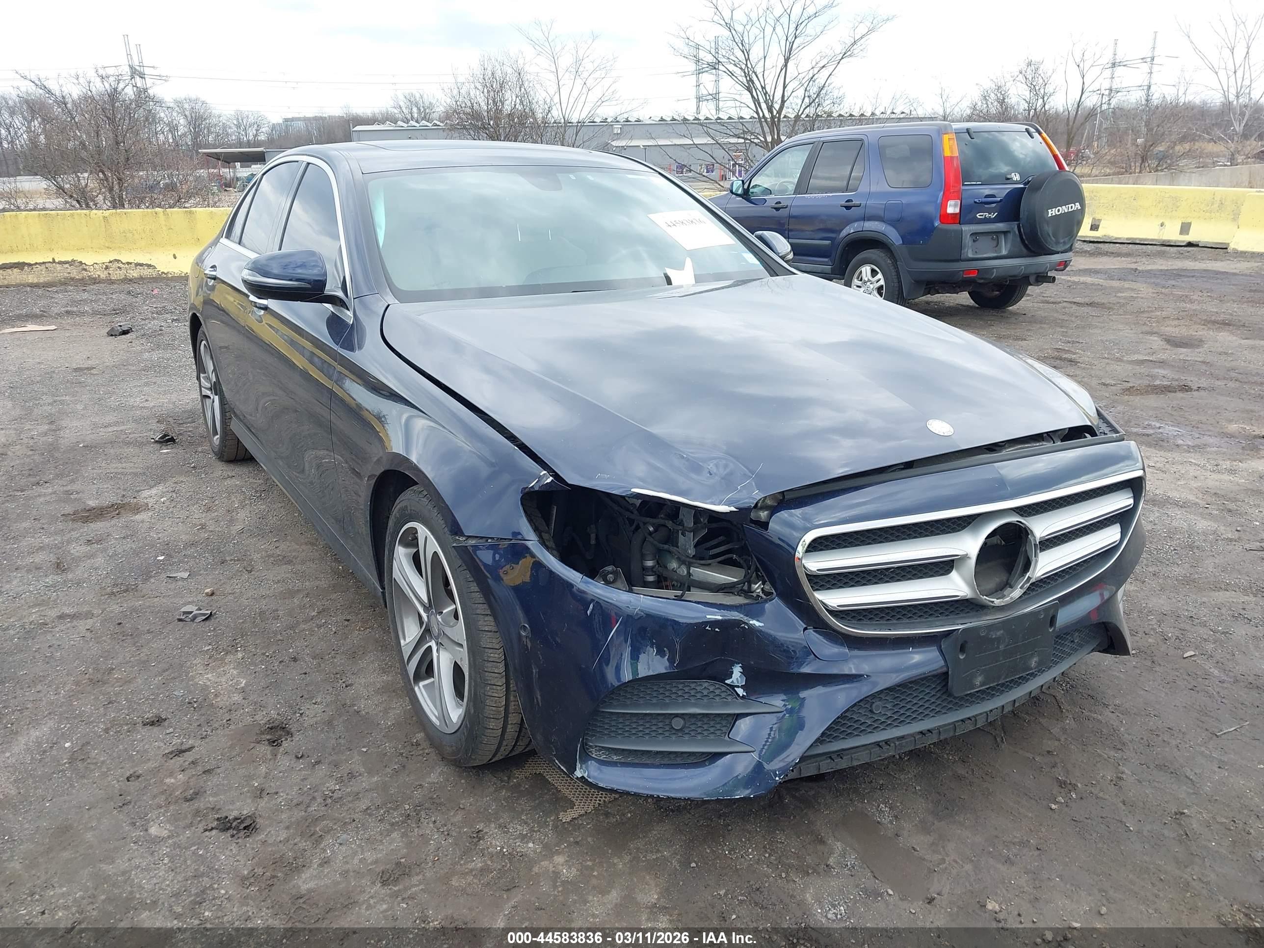 MERCEDES-BENZ E image 6