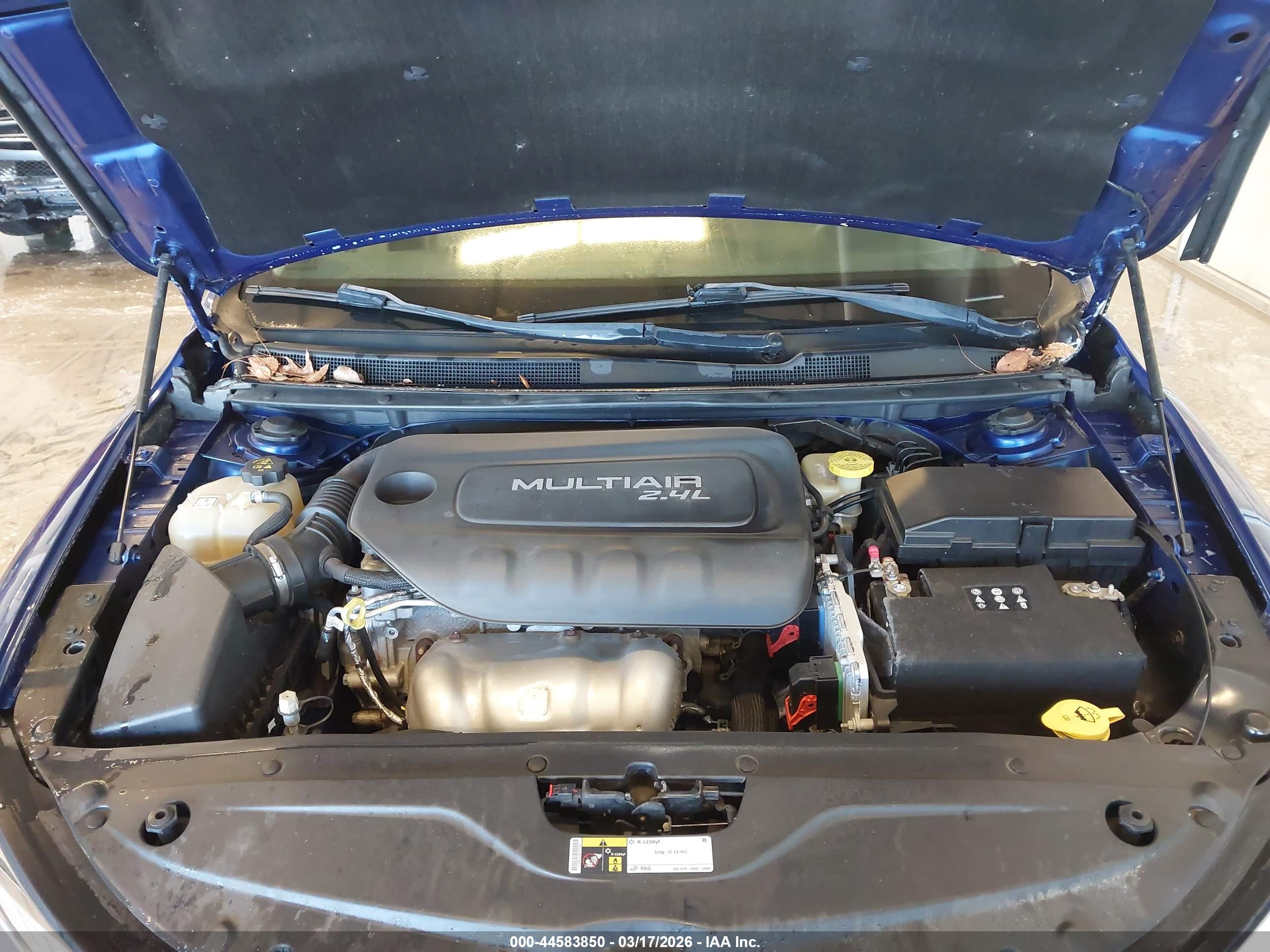 CHRYSLER 200 image 10
