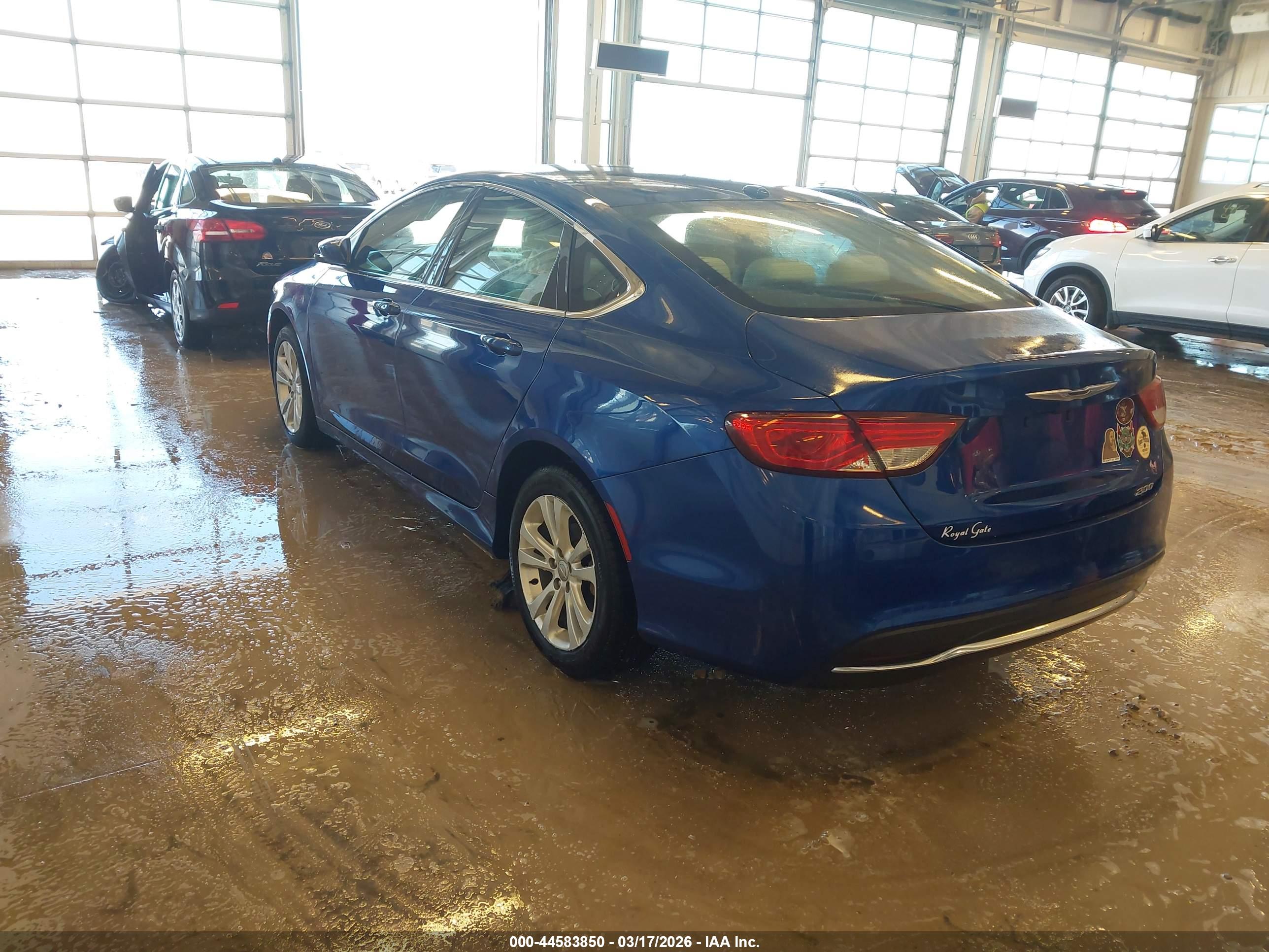 CHRYSLER 200 image 3