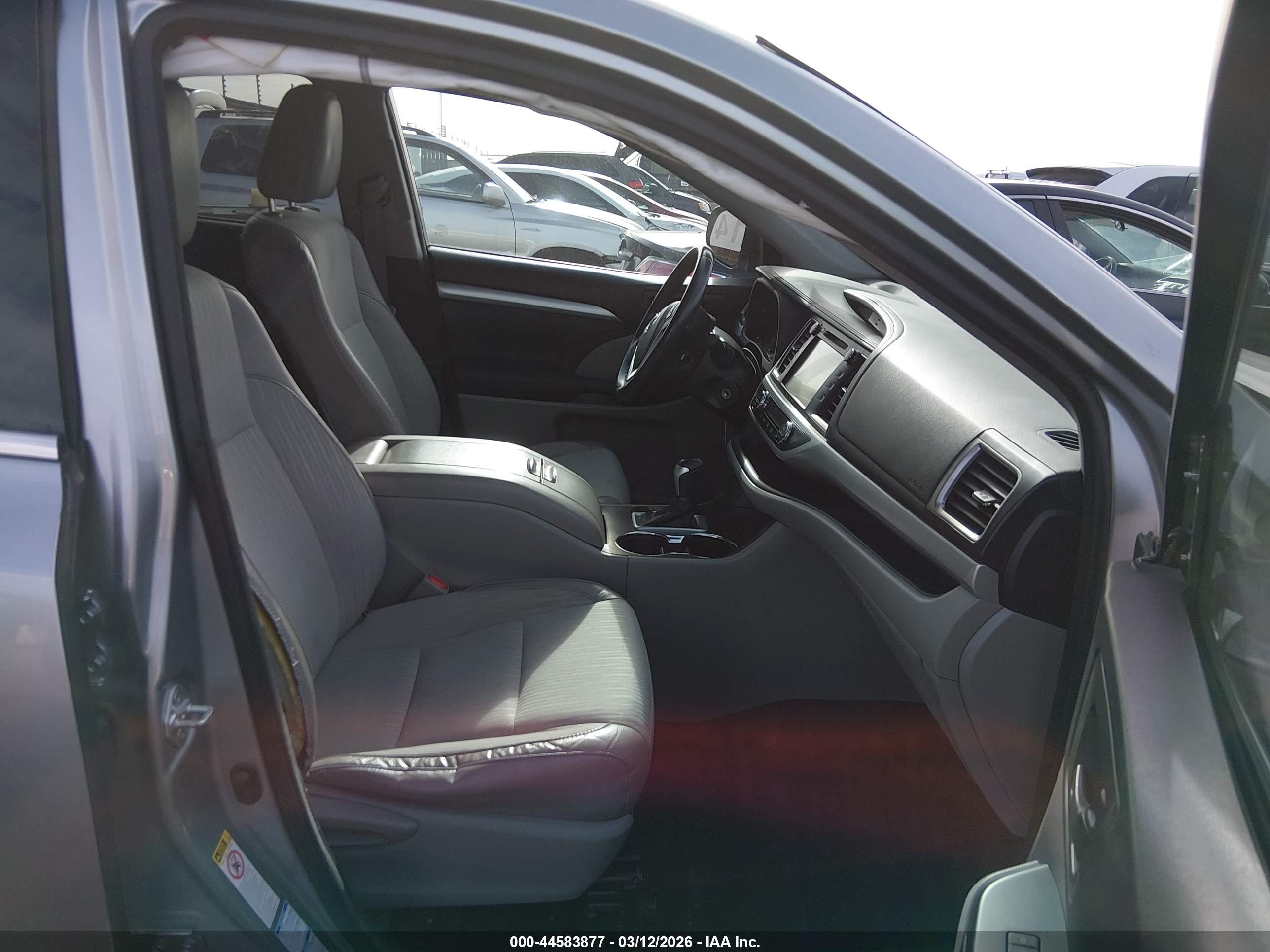 TOYOTA HIGHLANDER image 5