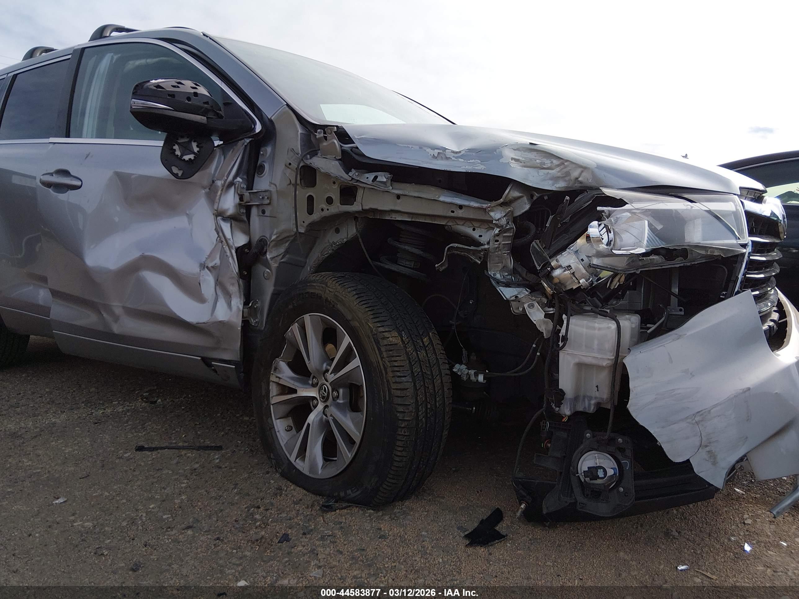 TOYOTA HIGHLANDER image 6