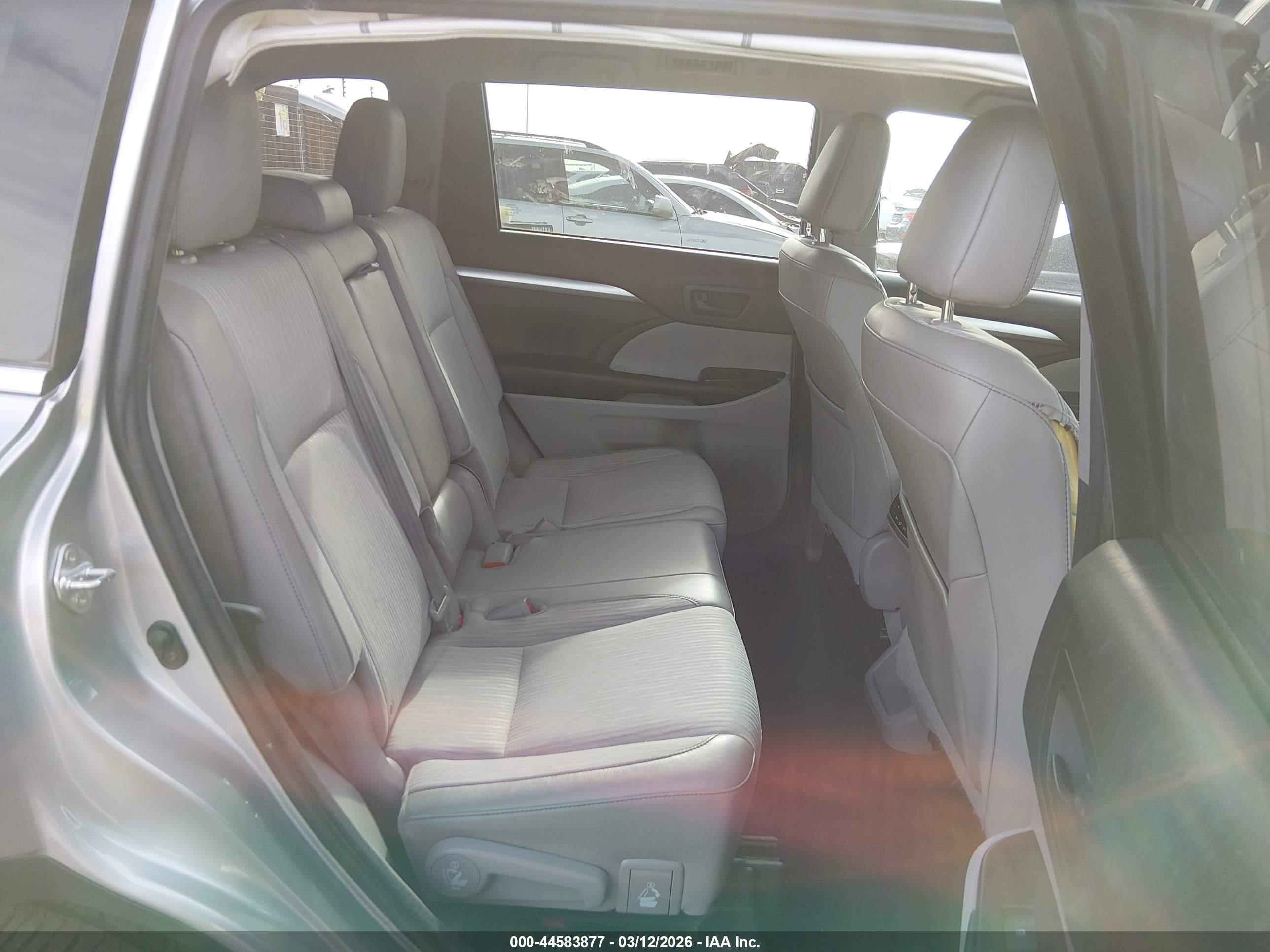 TOYOTA HIGHLANDER image 8