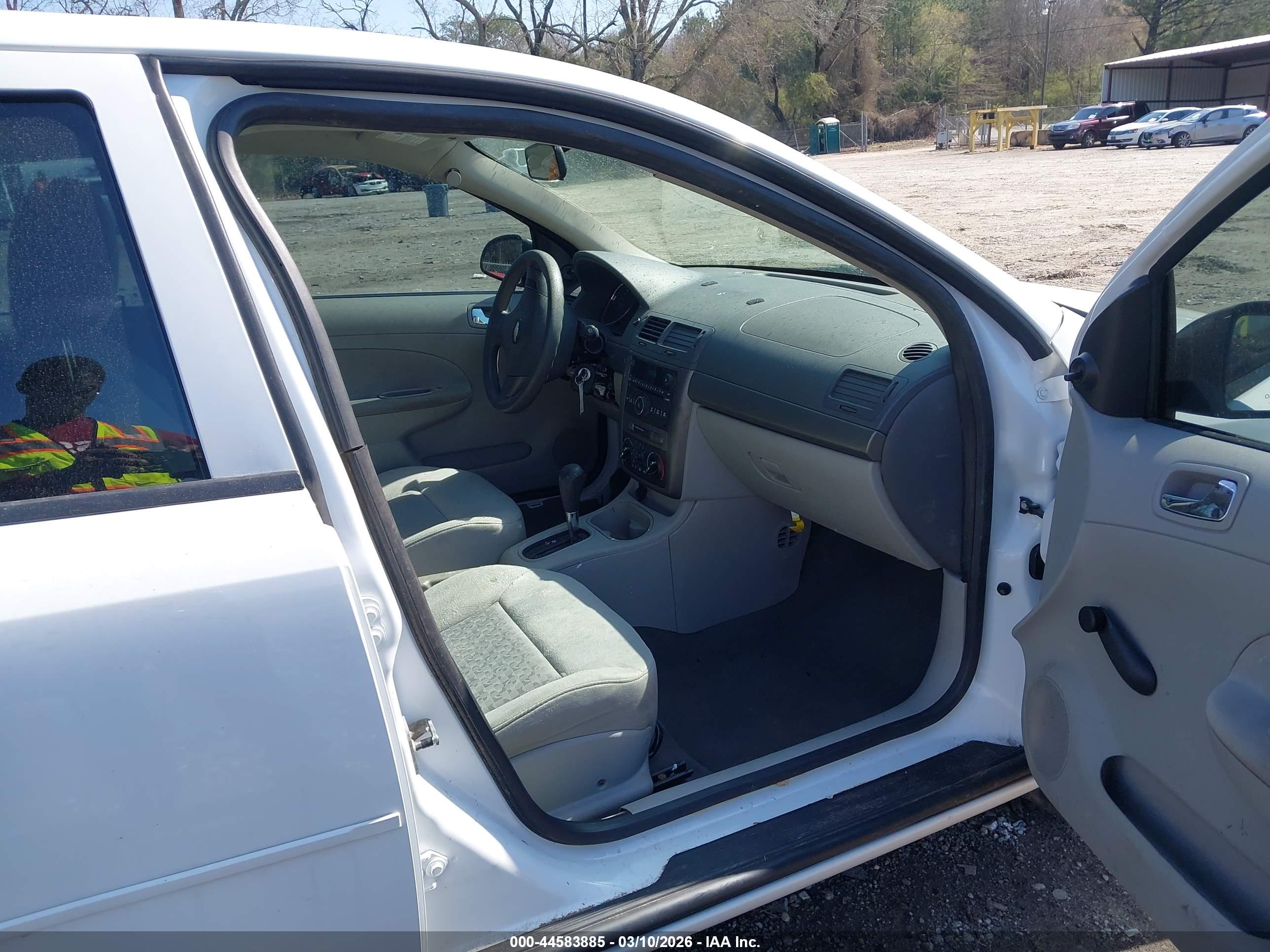CHEVROLET COBALT image 5