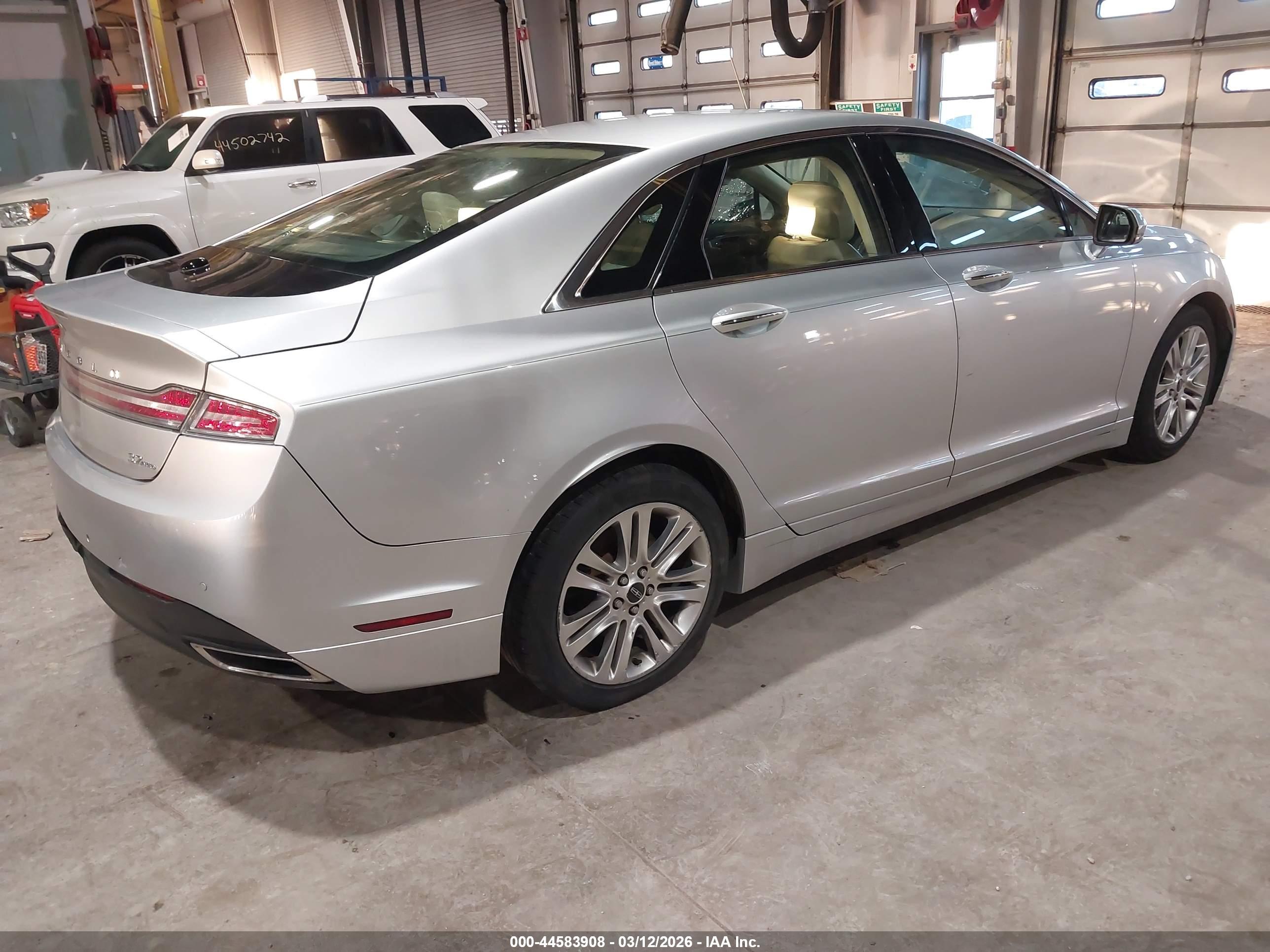 LINCOLN MKZ image 4