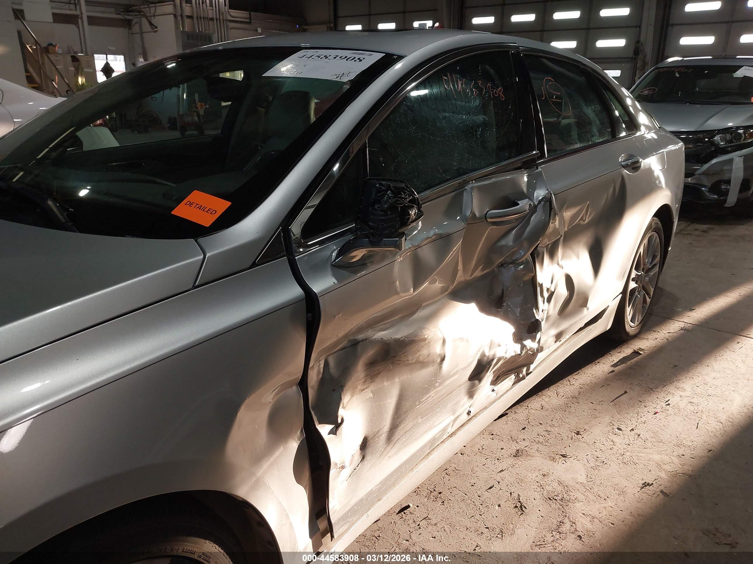 LINCOLN MKZ image 6