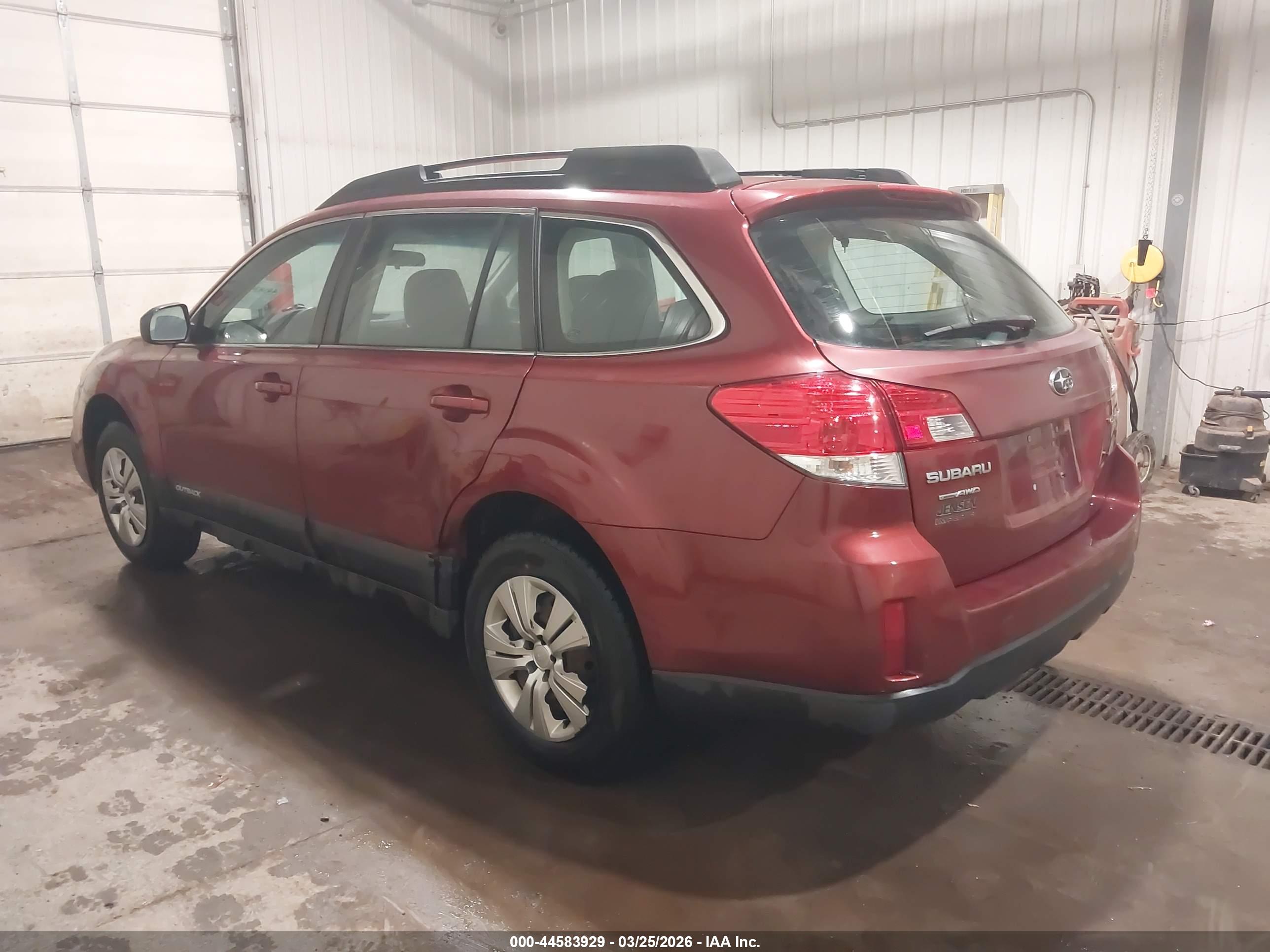 SUBARU OUTBACK image 3