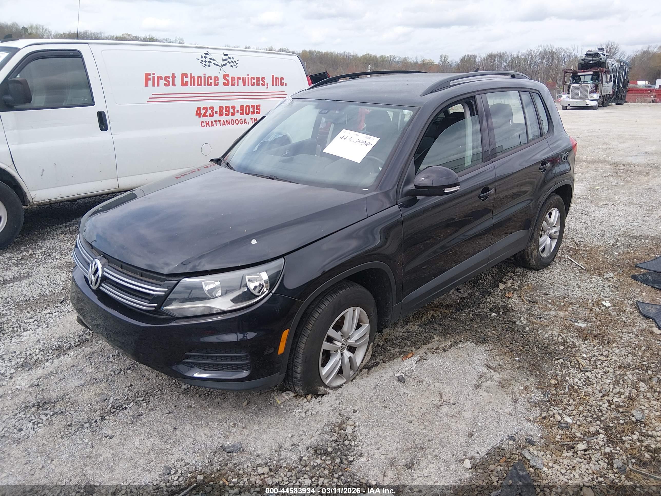 VOLKSWAGEN TIGUAN image 2